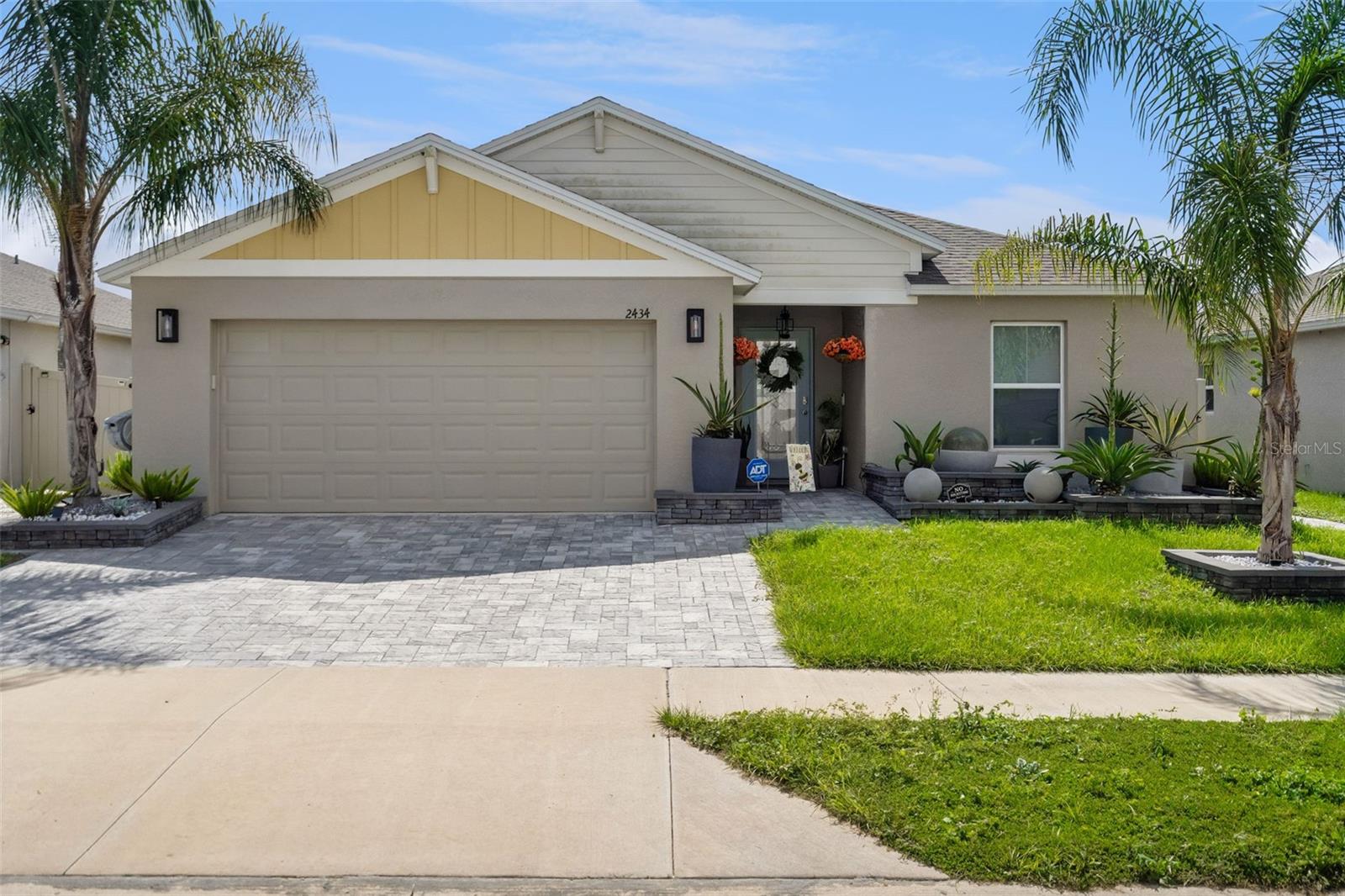 2434 OAKWOOD LN