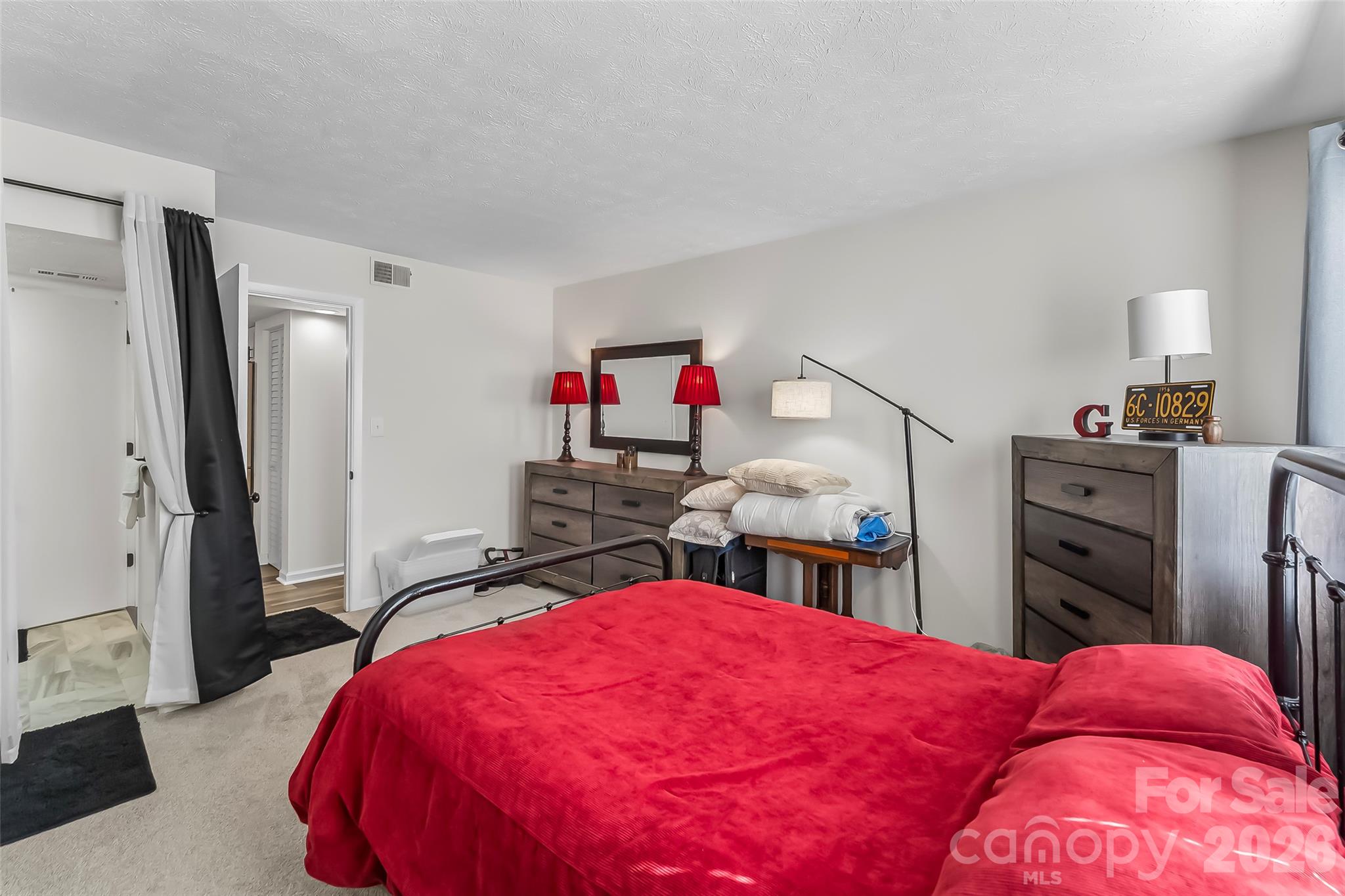 Condominium at 1050 21st Avenue, Hickory, photo 17 of 24