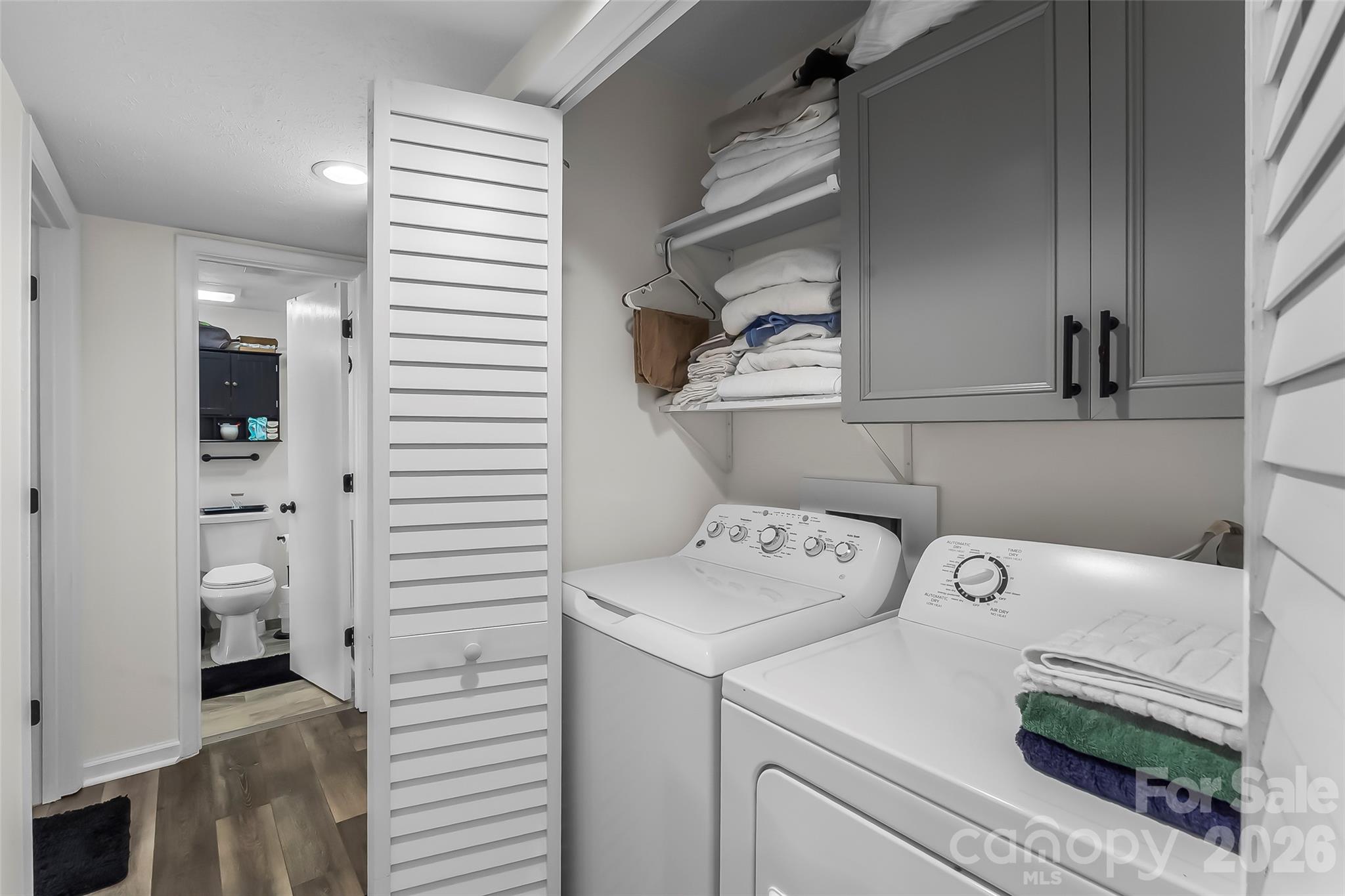 Condominium at 1050 21st Avenue, Hickory, photo 19 of 24