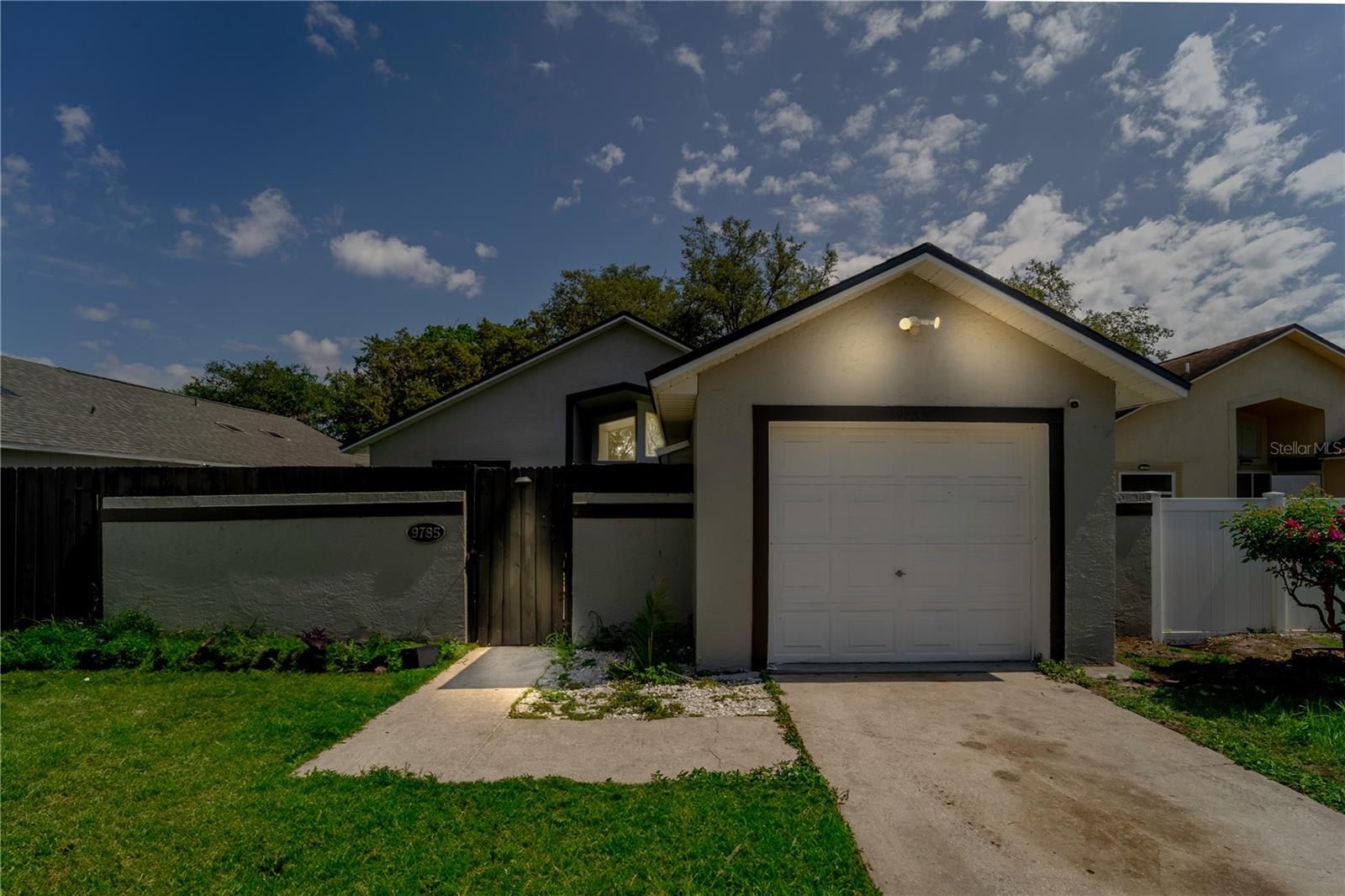 9785 PINEY POINT CIR