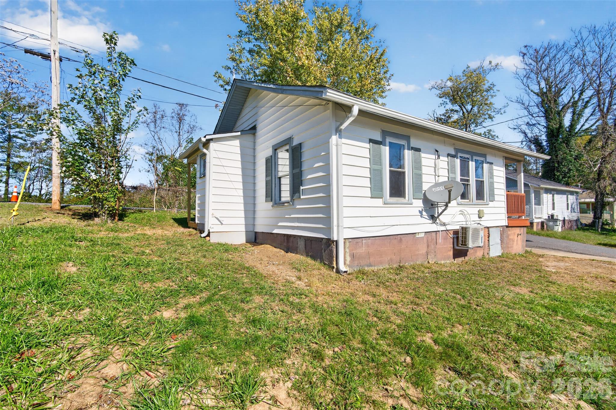 Single Family Residence at 611 Center Street, Lenoir, photo 16 of 17