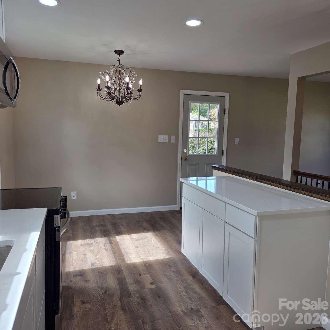 Single Family Residence at 3101 Prairie Court, Lenoir, photo 5 of 40