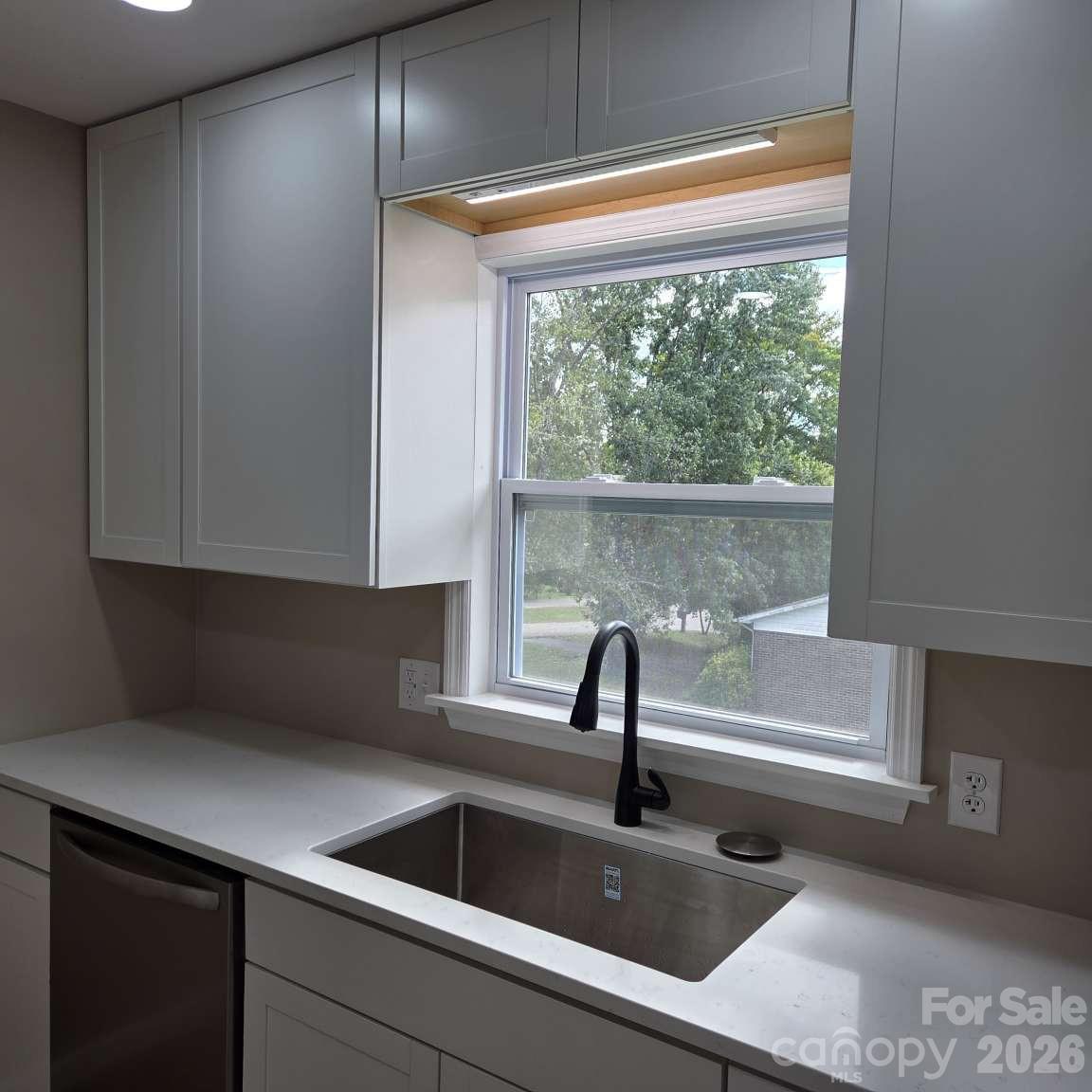 Single Family Residence at 3101 Prairie Court, Lenoir, photo 13 of 40