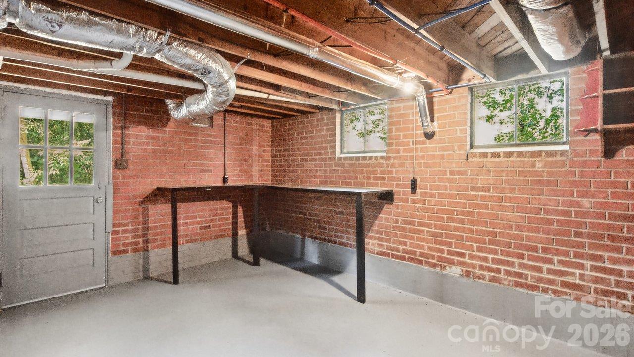 Custom Corner Workbench - 205 Sunrise Avenue, Mount Gilead