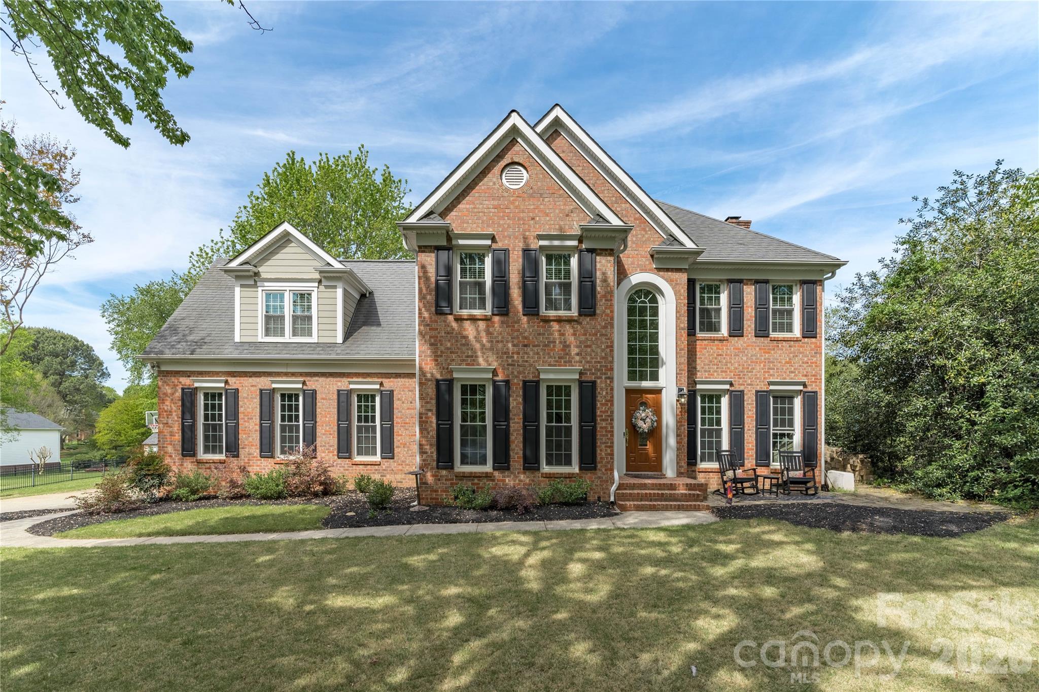 Welcome Home to beautiful Greenfarm, your fully-furnished oasis - 16647 Greenfarm Road, Huntersville