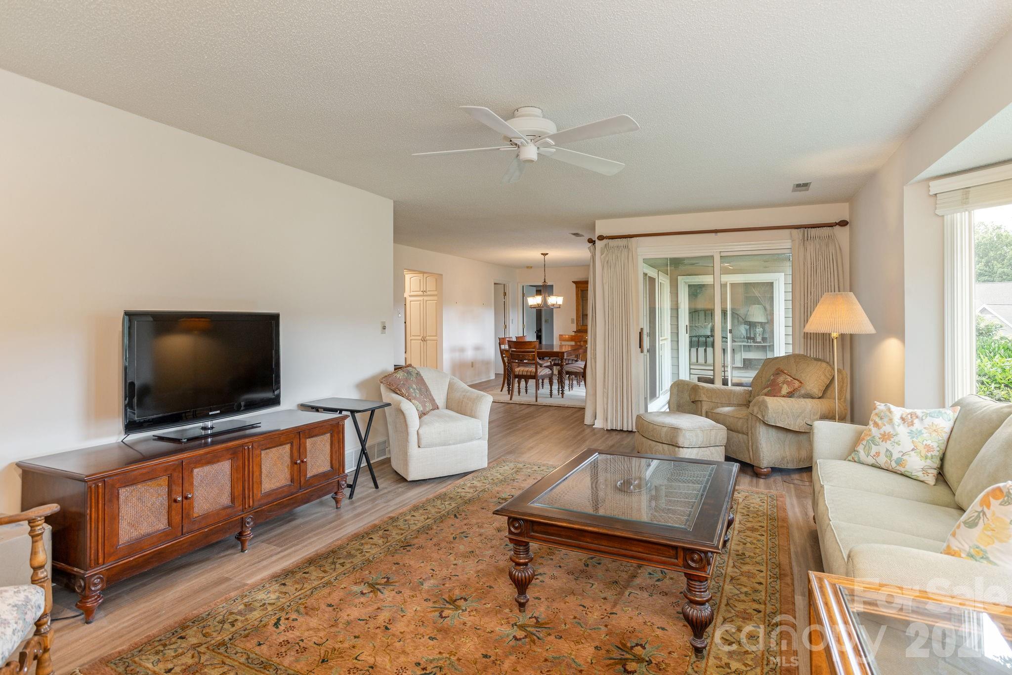 Condominium at 103 GOLFSIDE Drive, Flat Rock, photo 7 of 35