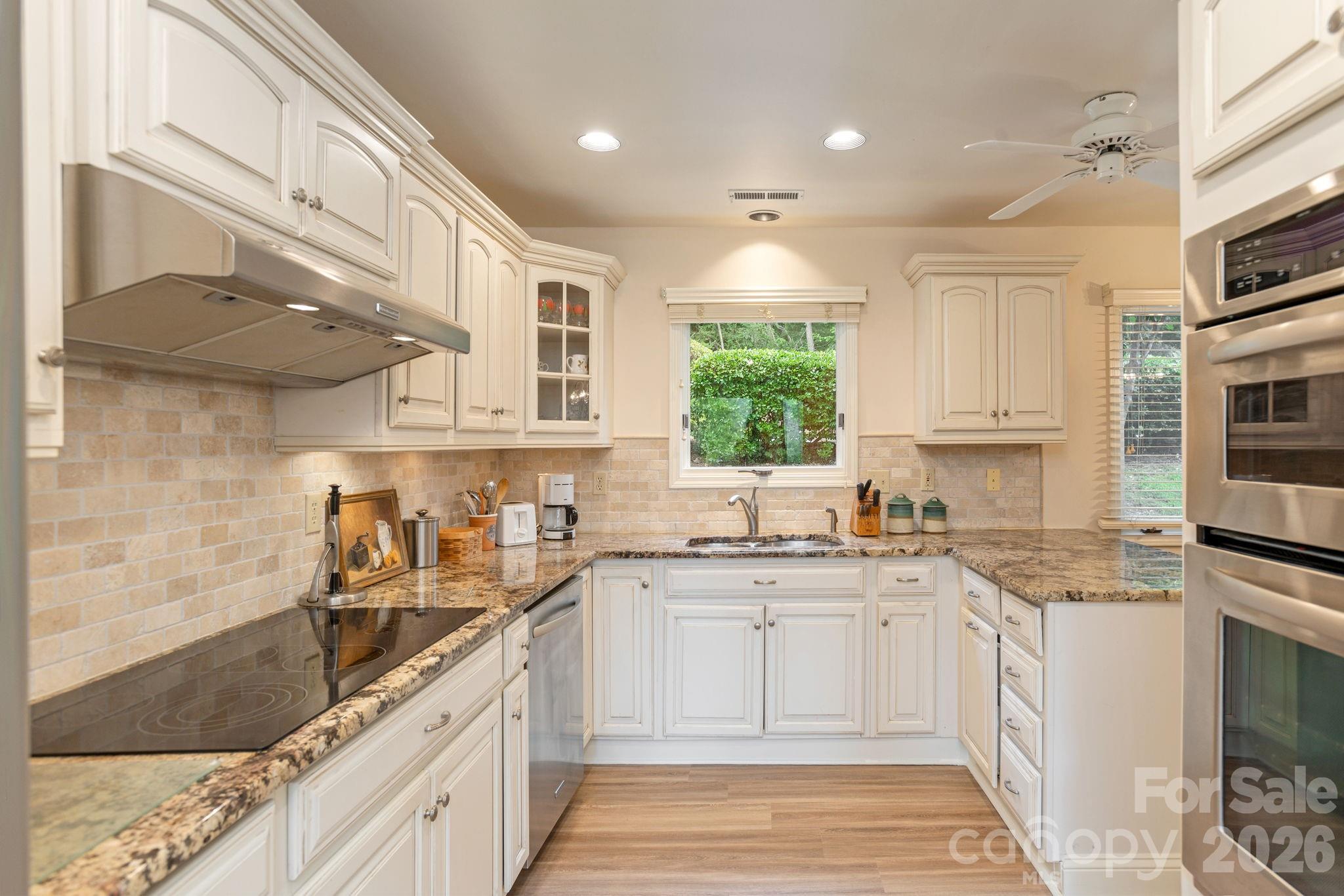 Condominium at 103 GOLFSIDE Drive, Flat Rock, photo 12 of 35