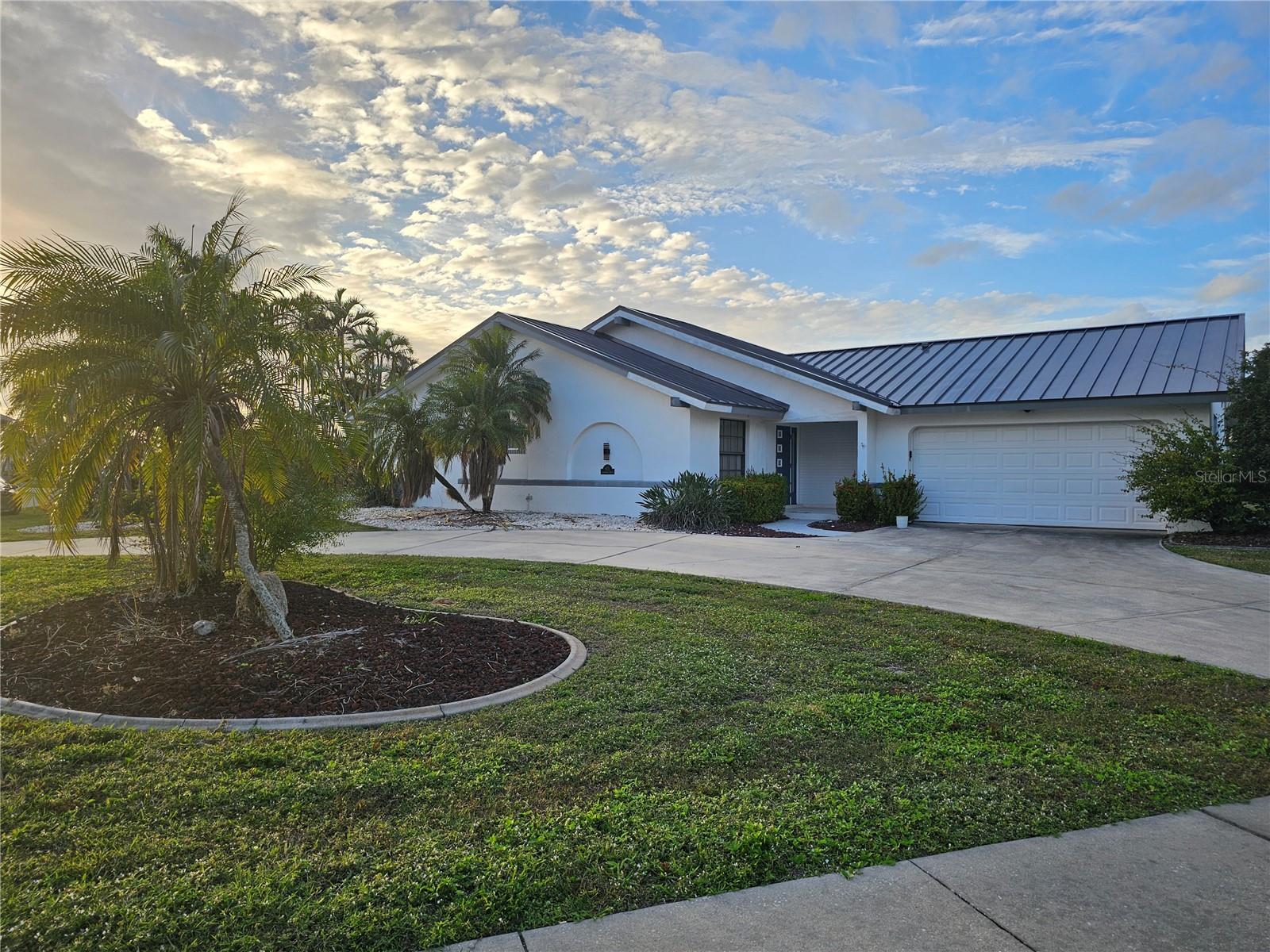 975 CORONADO DR