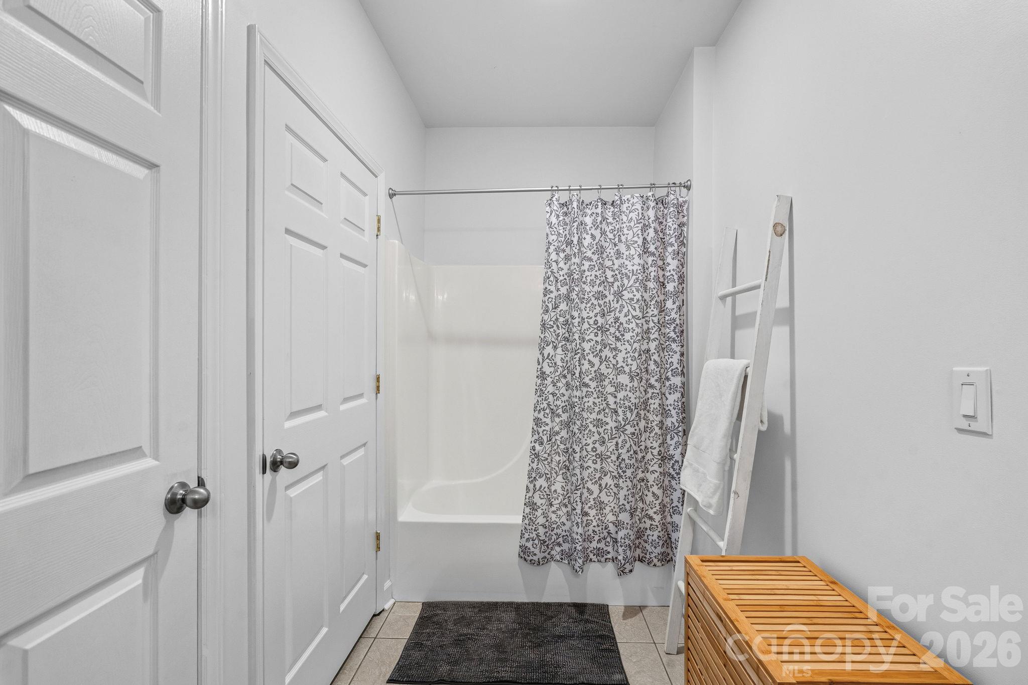Ensuite full bathroom - 148 Sunrise Circle, Mooresville