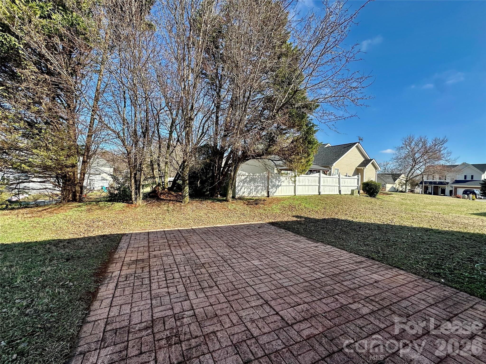 Single Family Residence at 5787 Dove Point Drive SW, Concord, photo 2 of 39