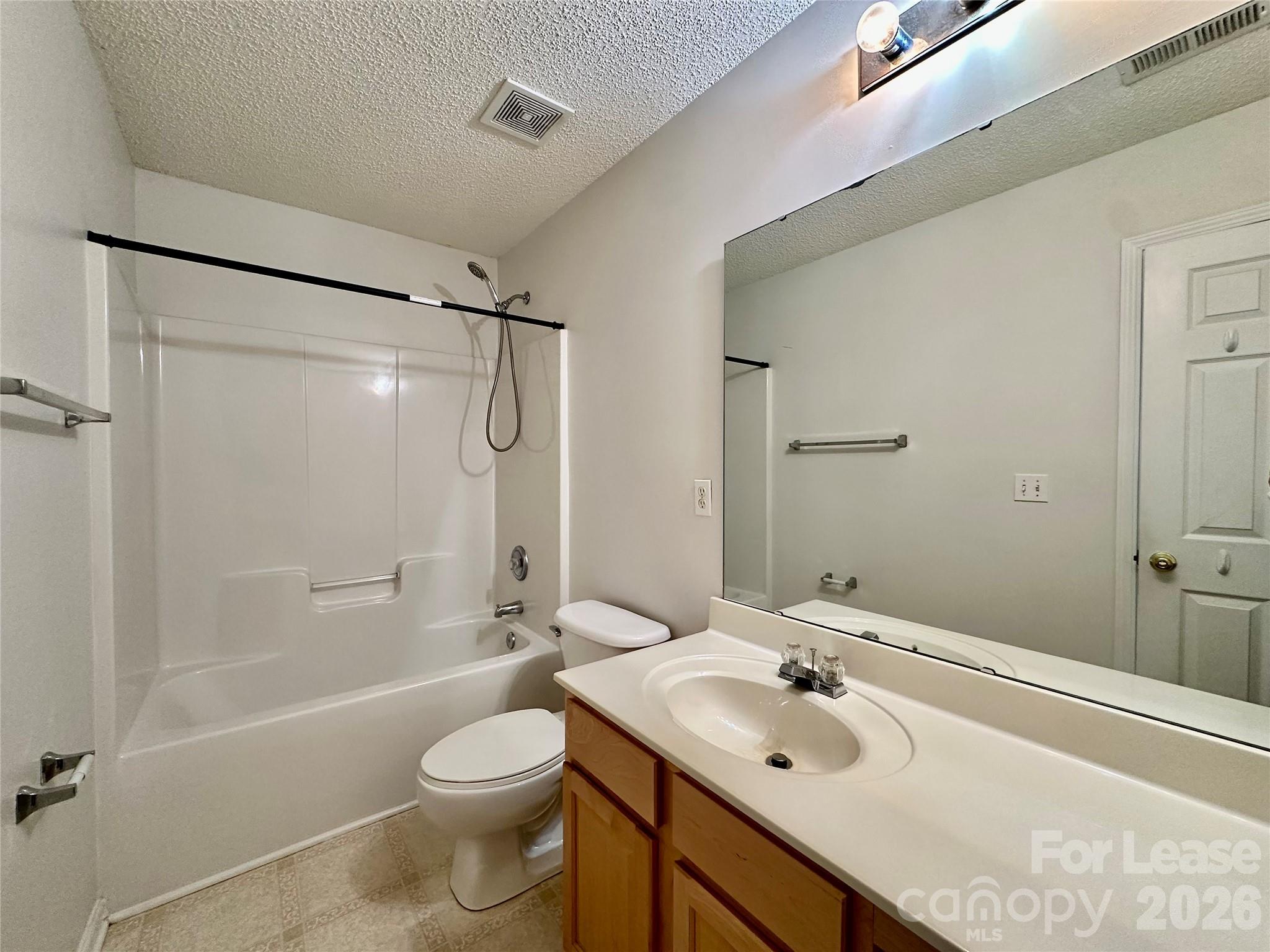 Single Family Residence at 5787 Dove Point Drive SW, Concord, photo 21 of 39