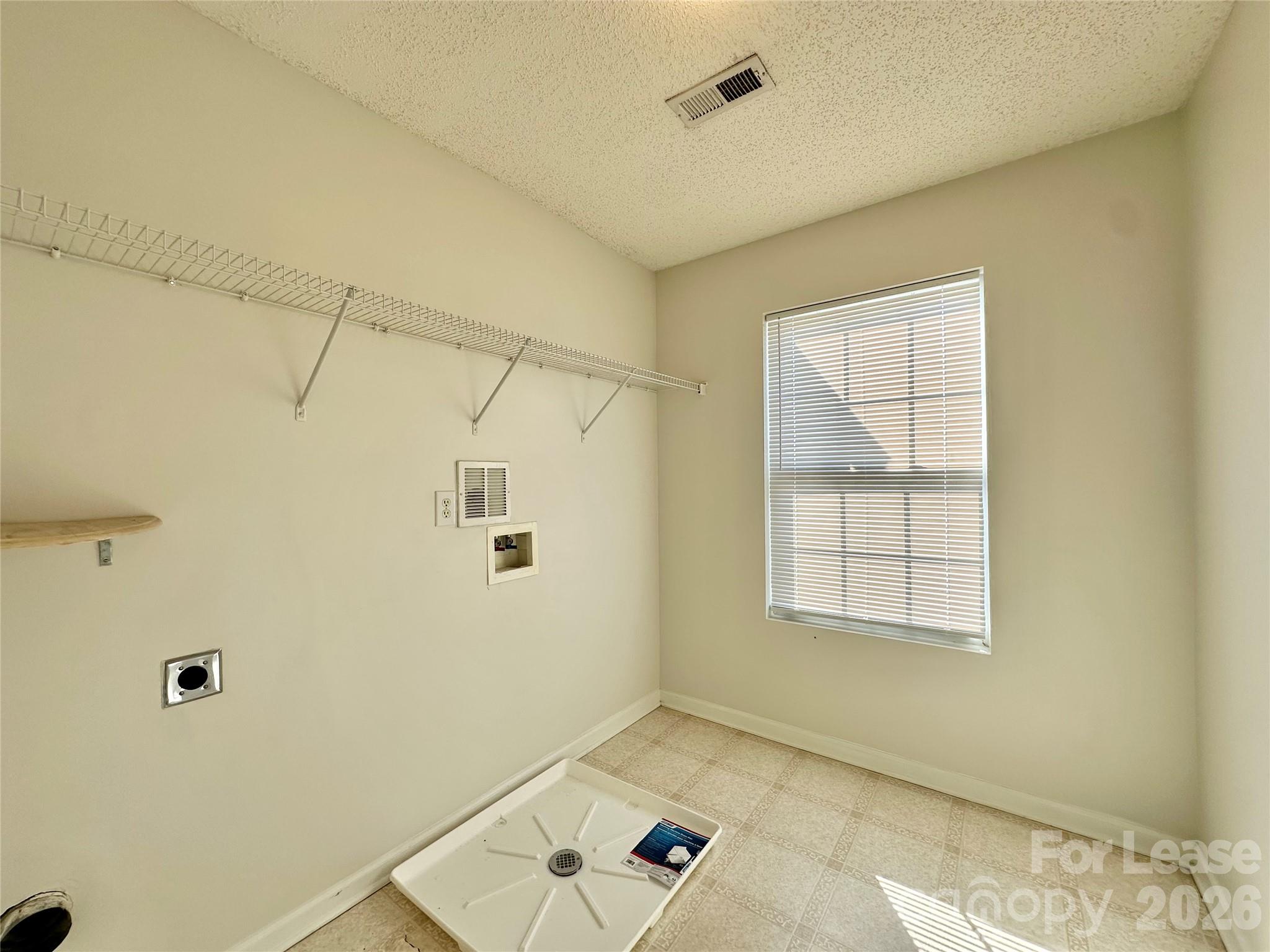 Single Family Residence at 5787 Dove Point Drive SW, Concord, photo 26 of 39