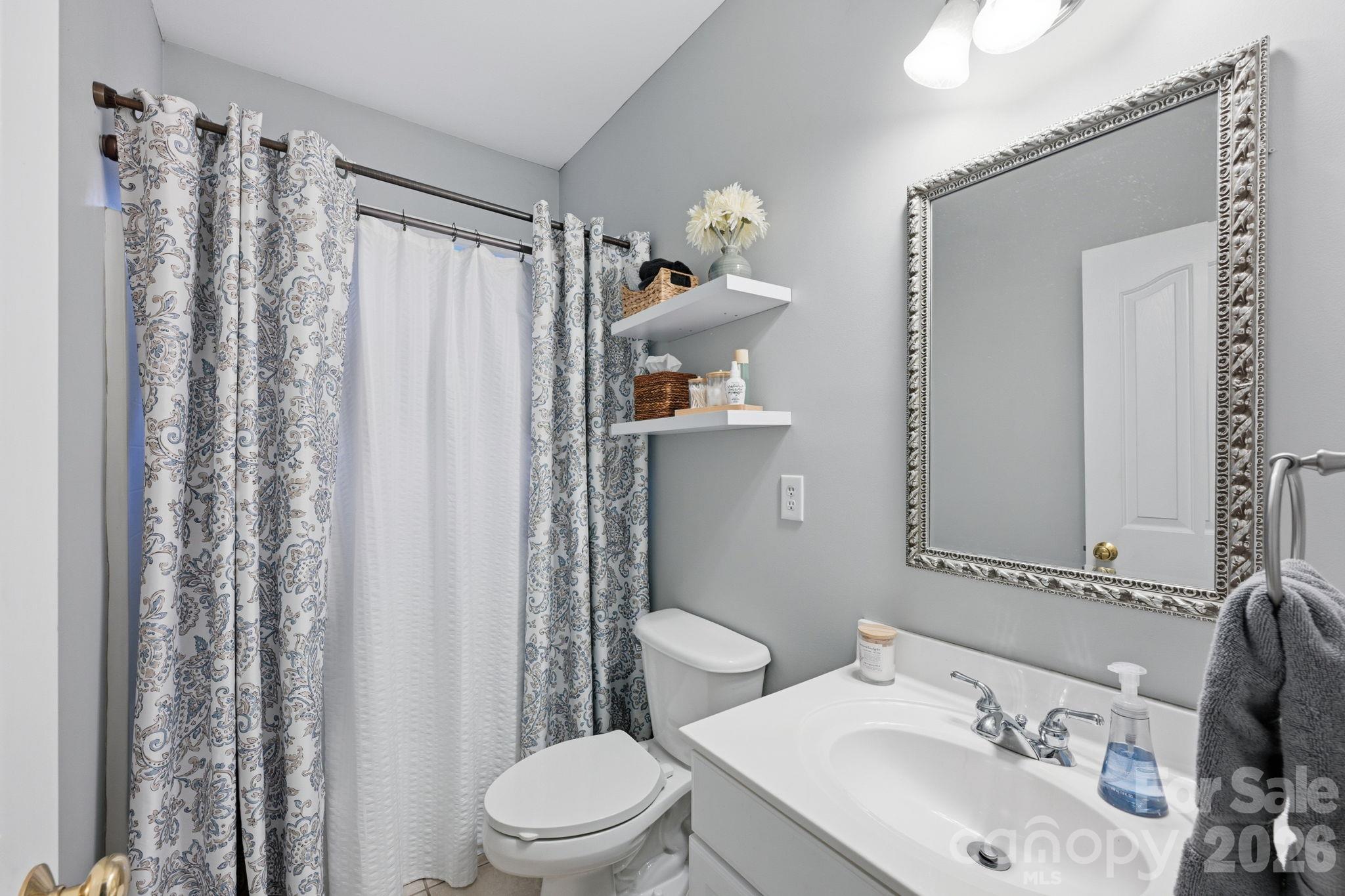 Full Bath on Main - 5704 Snapdragon Lane, Huntersville