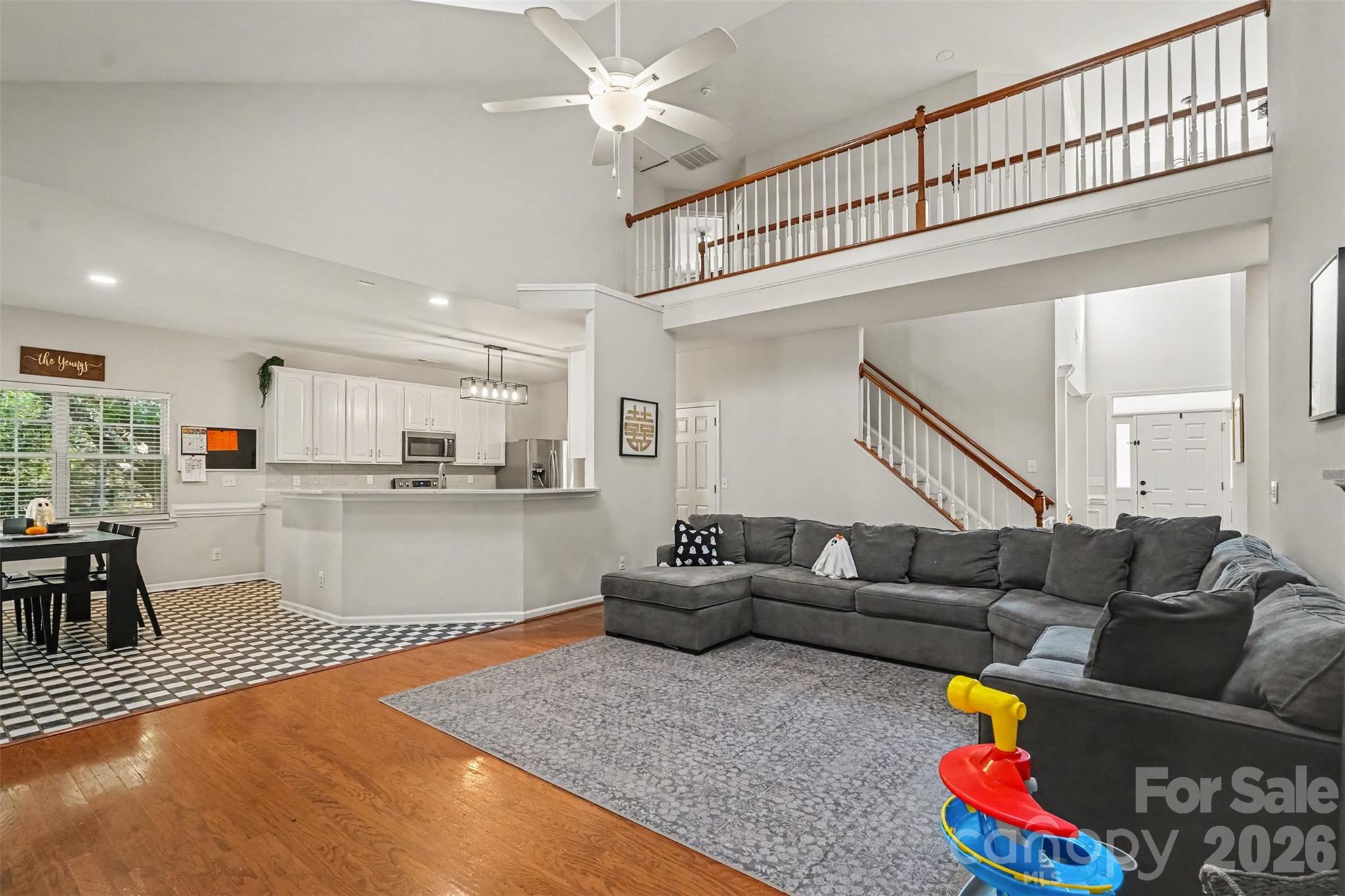 Single Family Residence at 8610 Ellington Park Drive, Charlotte, photo 2 of 29