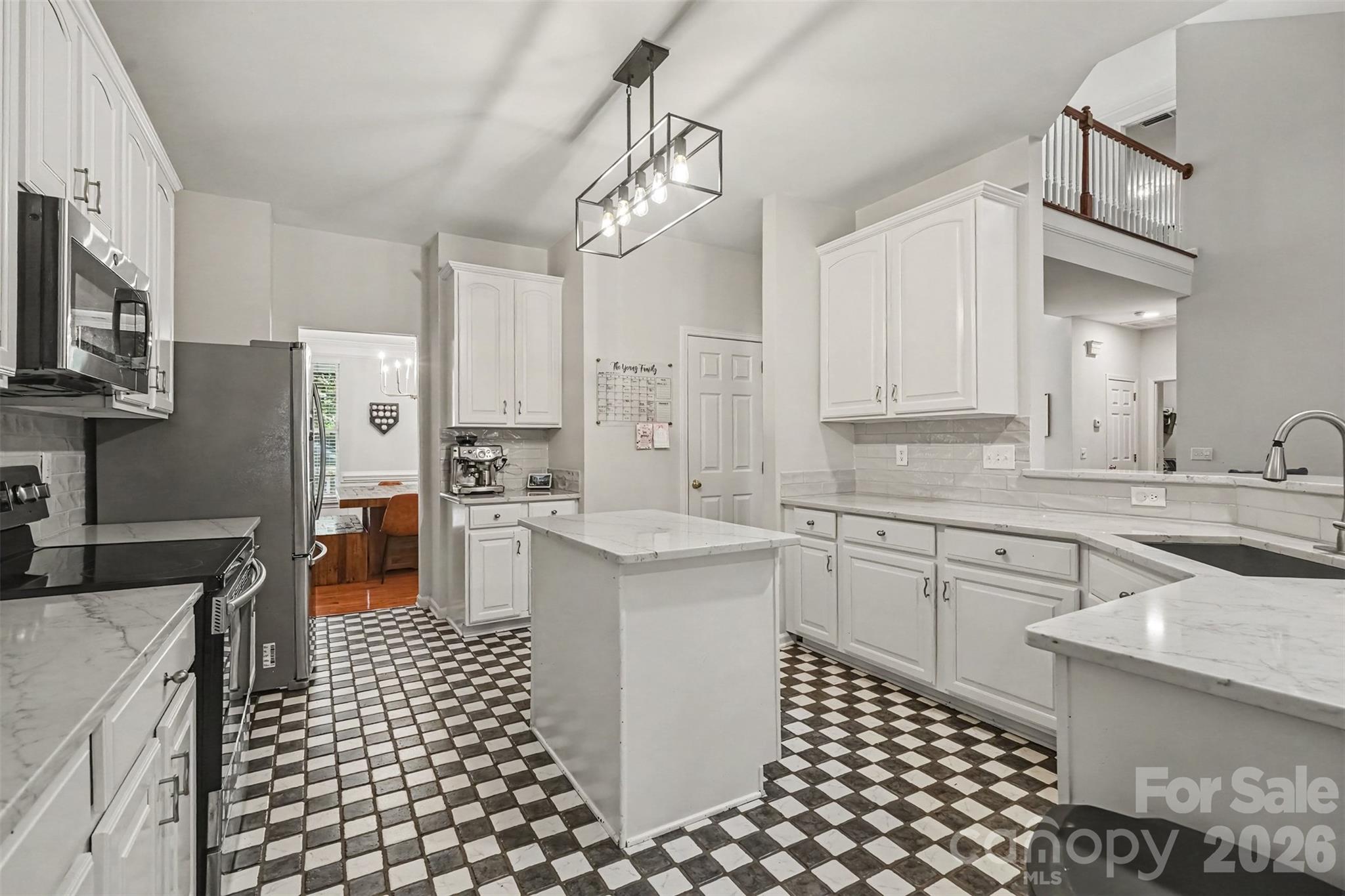 Single Family Residence at 8610 Ellington Park Drive, Charlotte, photo 12 of 29