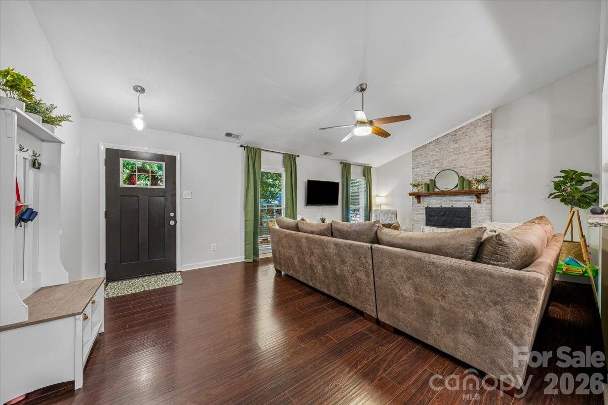 Duplex at 6000 Gate Post Road, Charlotte, photo 6 of 45