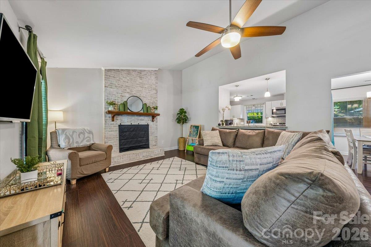 Duplex at 6000 Gate Post Road, Charlotte, photo 7 of 45