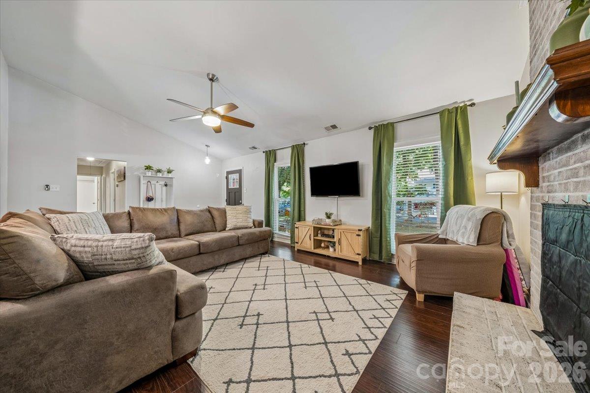 Duplex at 6000 Gate Post Road, Charlotte, photo 10 of 45