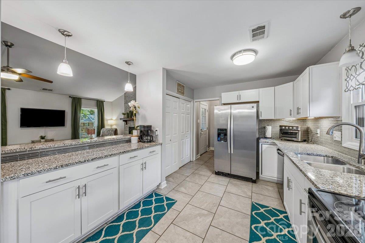 Duplex at 6000 Gate Post Road, Charlotte, photo 14 of 45