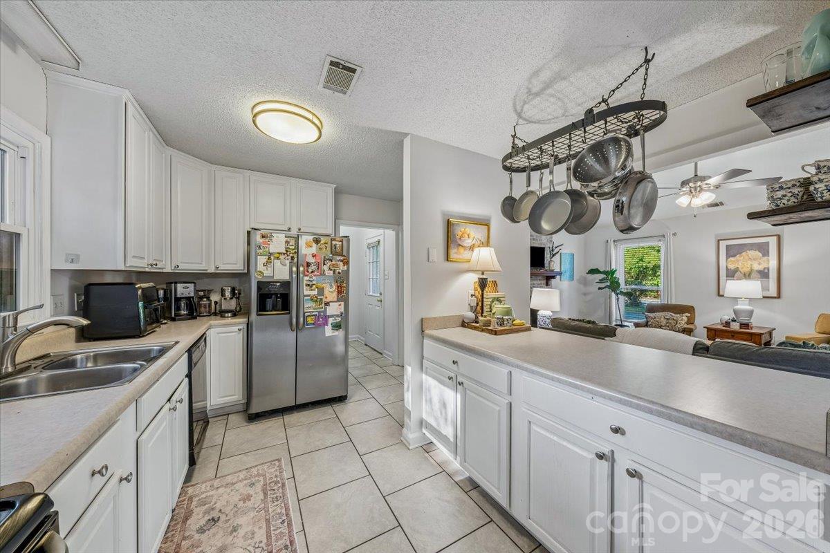 Duplex at 6000 Gate Post Road, Charlotte, photo 22 of 45