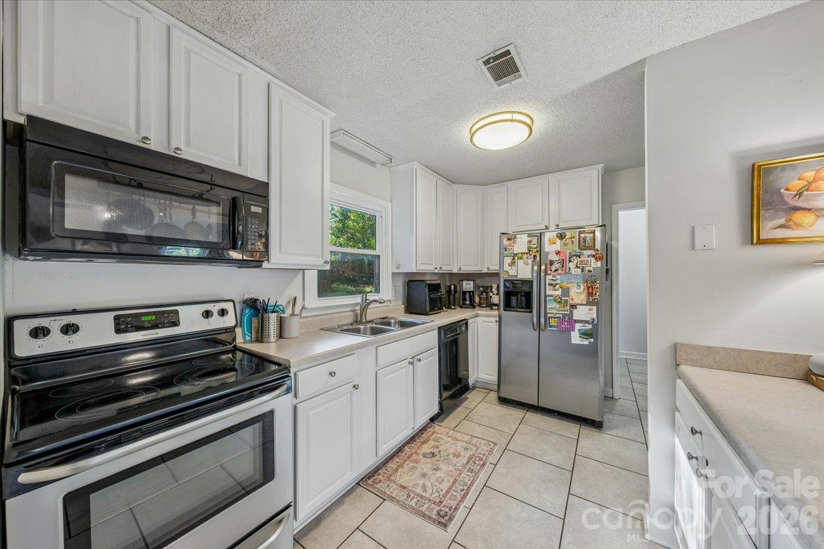 Duplex at 6000 Gate Post Road, Charlotte, photo 23 of 45