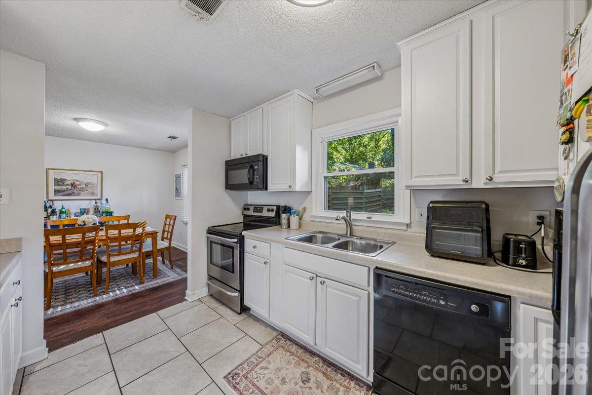 Duplex at 6000 Gate Post Road, Charlotte, photo 24 of 45