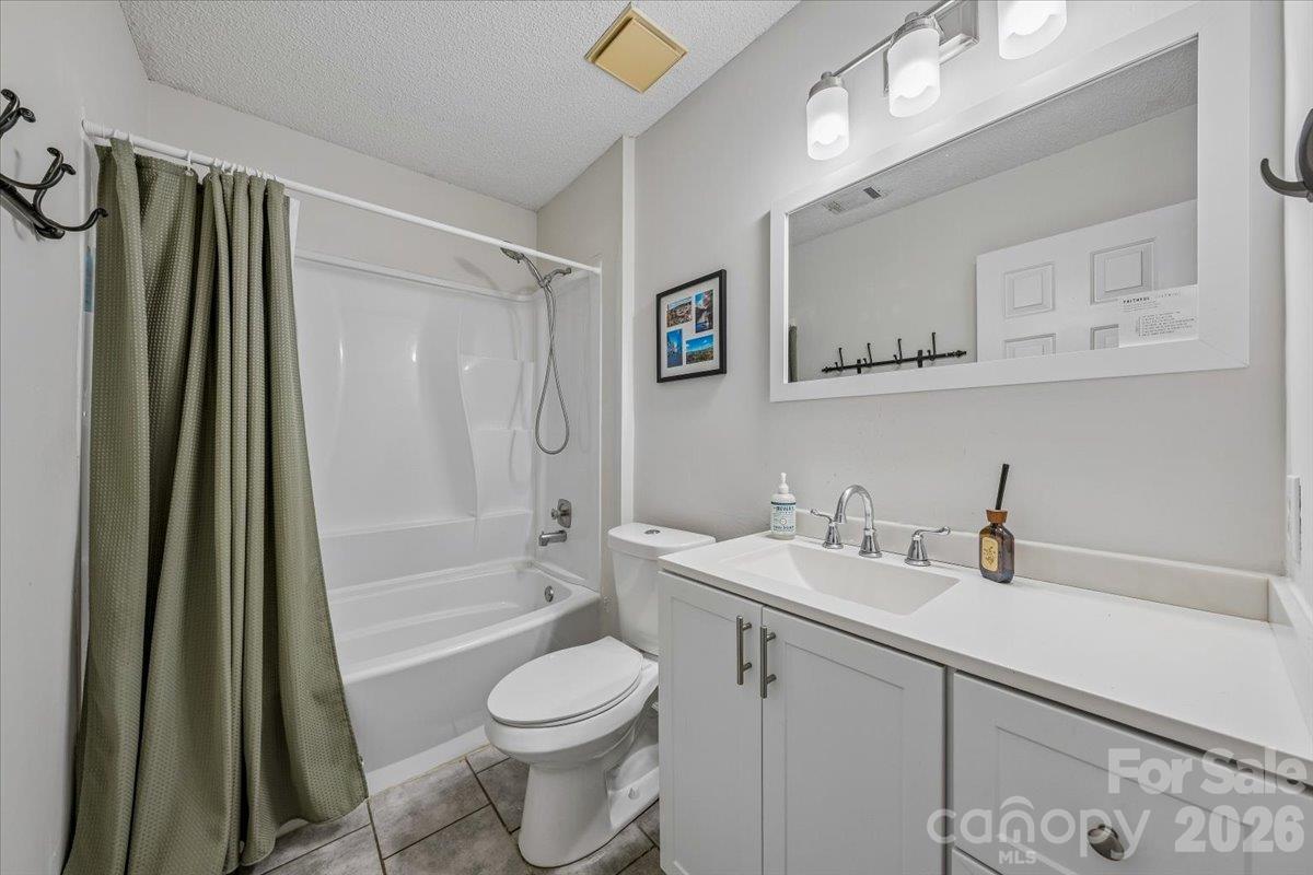 Duplex at 6000 Gate Post Road, Charlotte, photo 32 of 45
