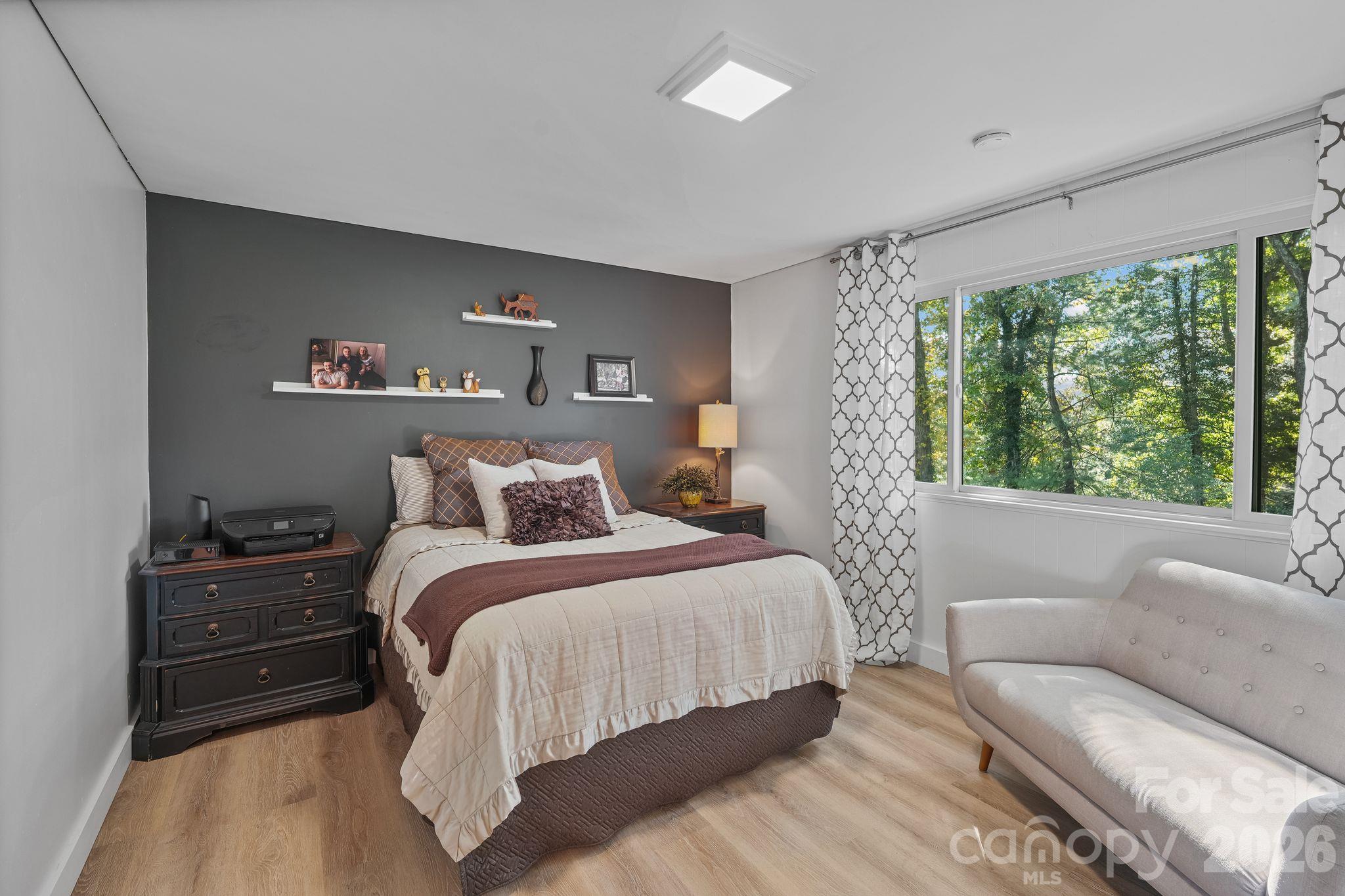 Single Family Residence at 1077 19th Avenue Place NW, Hickory, photo 11 of 33