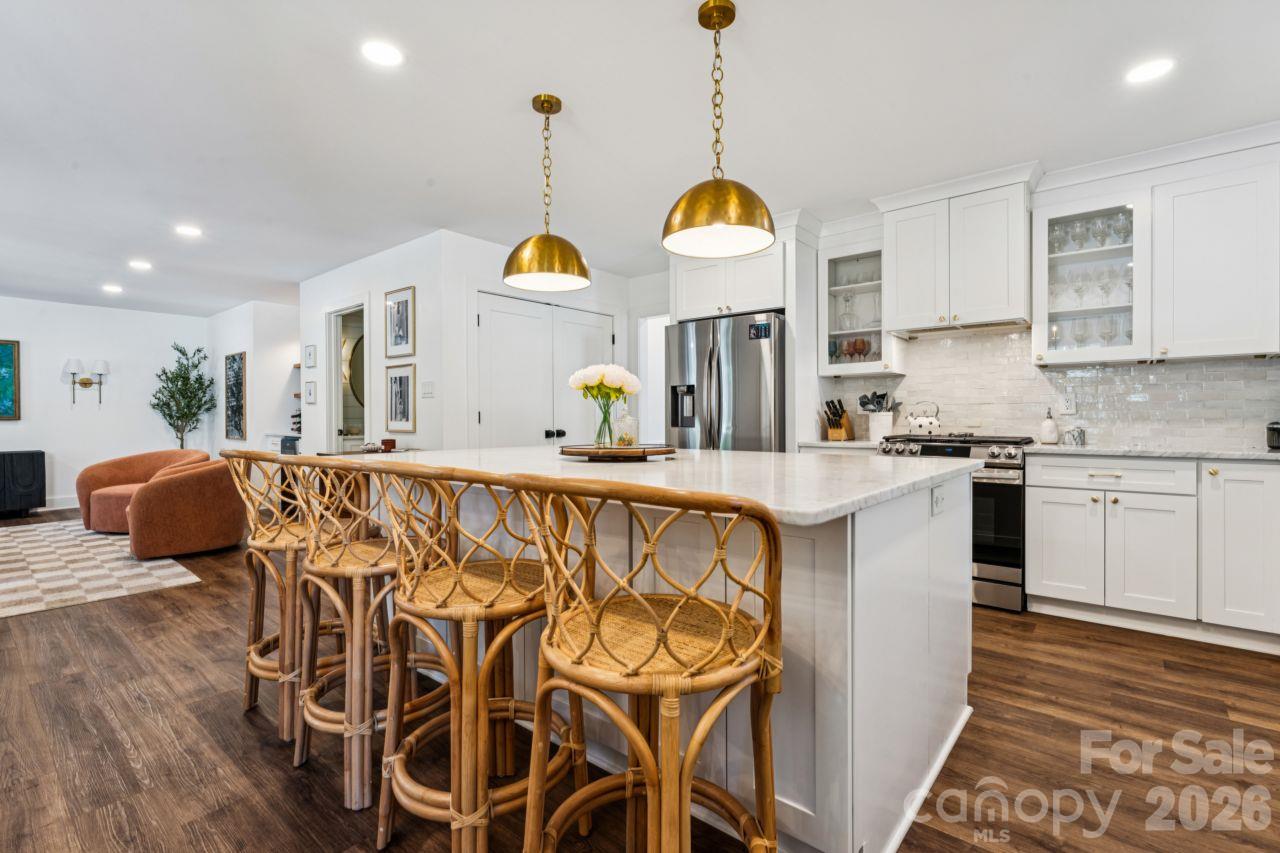 Single Family Residence at 512 Manhasset Road, Charlotte, photo 12 of 36