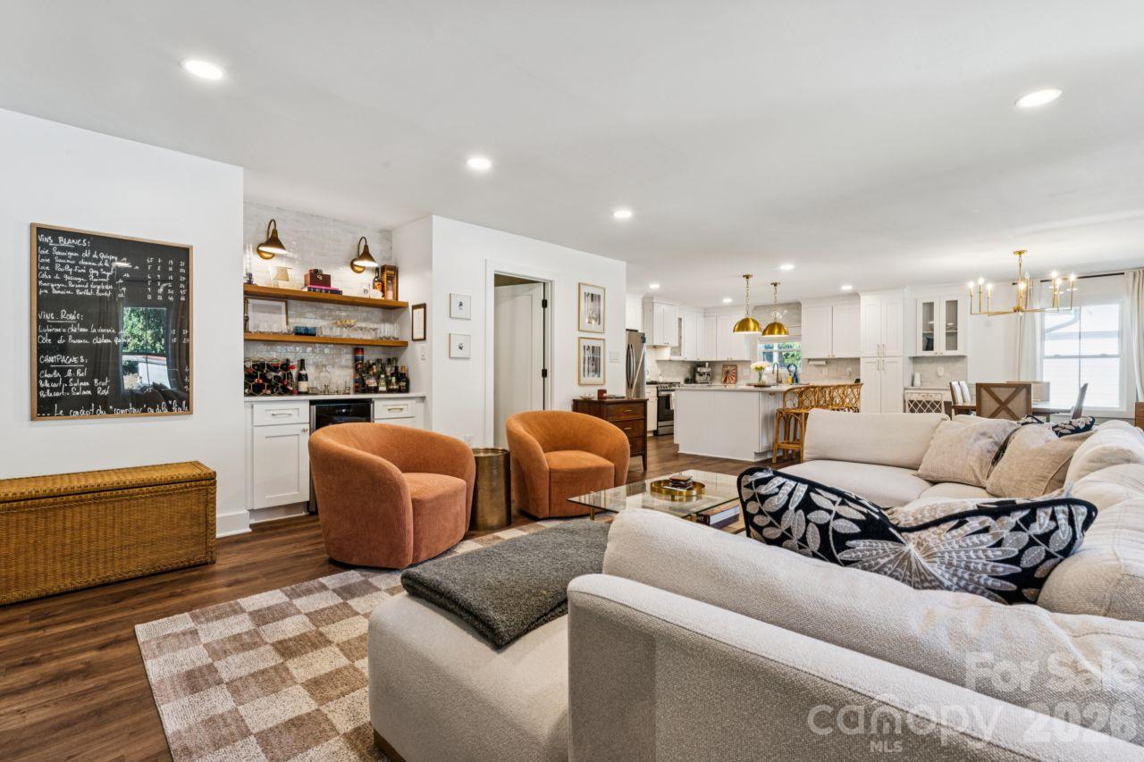 Single Family Residence at 512 Manhasset Road, Charlotte, photo 18 of 36