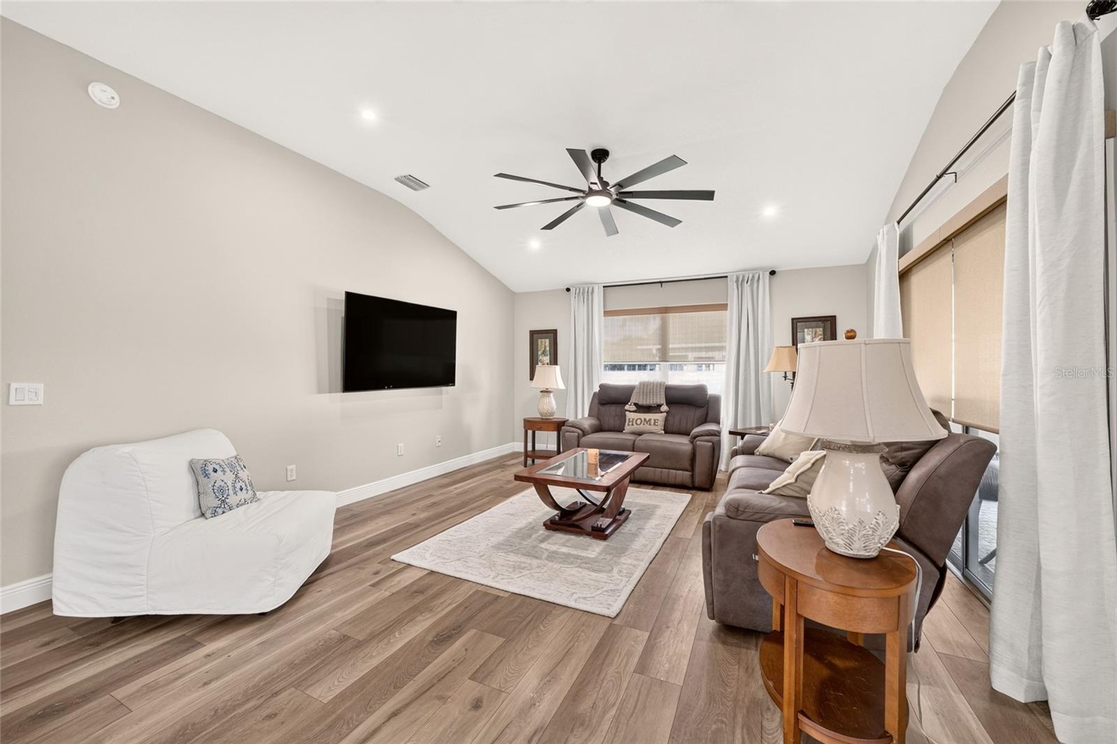 Villa at 1874 MOUNT PLEASANT TER, THE VILLAGES, photo 11 of 35