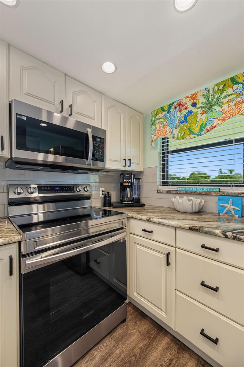 Condominium at 12000 CAPRI CIR S #20, TREASURE ISLAND, photo 9 of 75