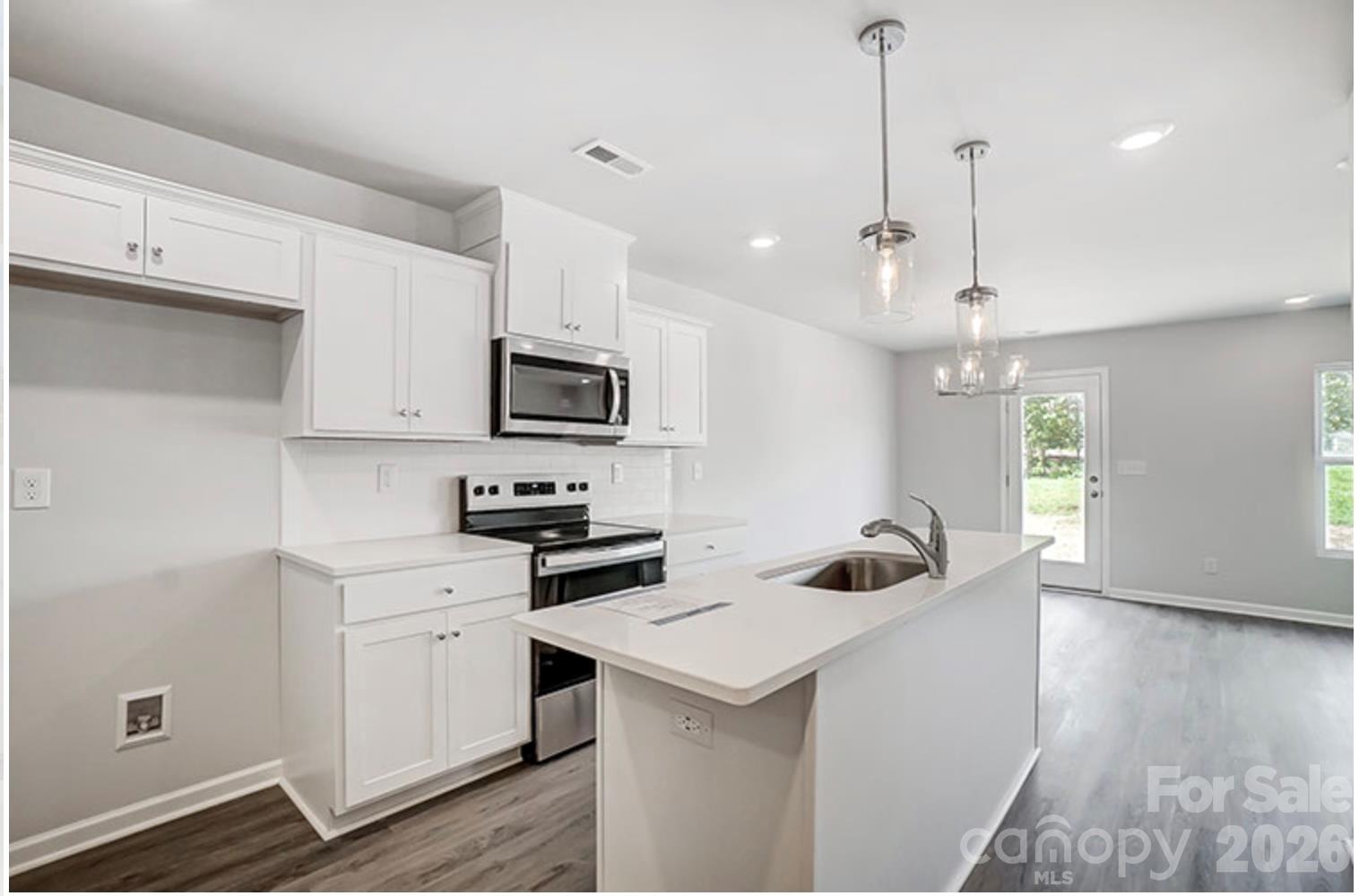 Single Family Residence at 1324 Yadkin Street, Statesville, photo 5 of 21