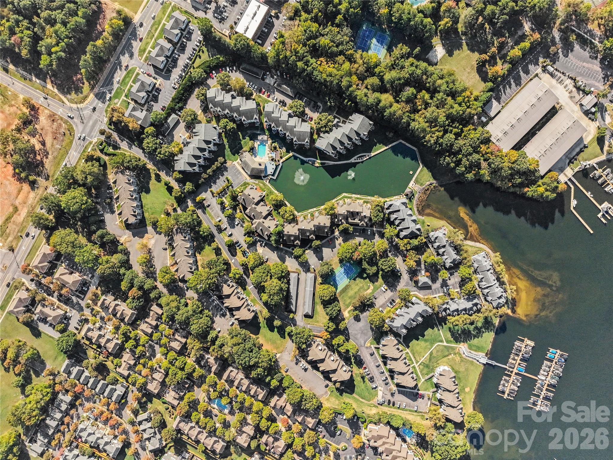 Condominium at 18736 Nautical Drive, Cornelius, photo 33 of 34