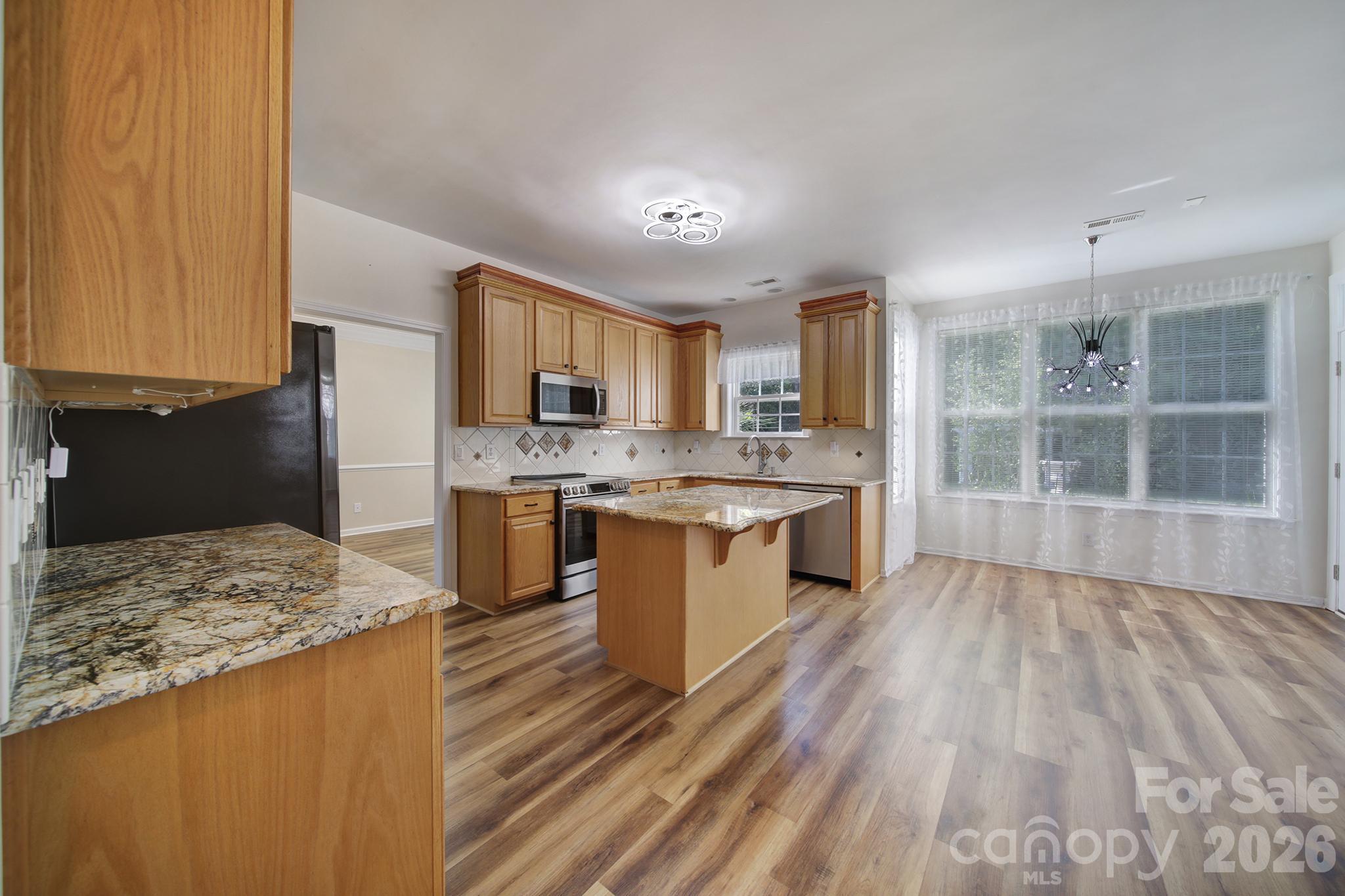 Single Family Residence at 2523 Legacy Park Boulevard, Fort Mill, photo 8 of 47