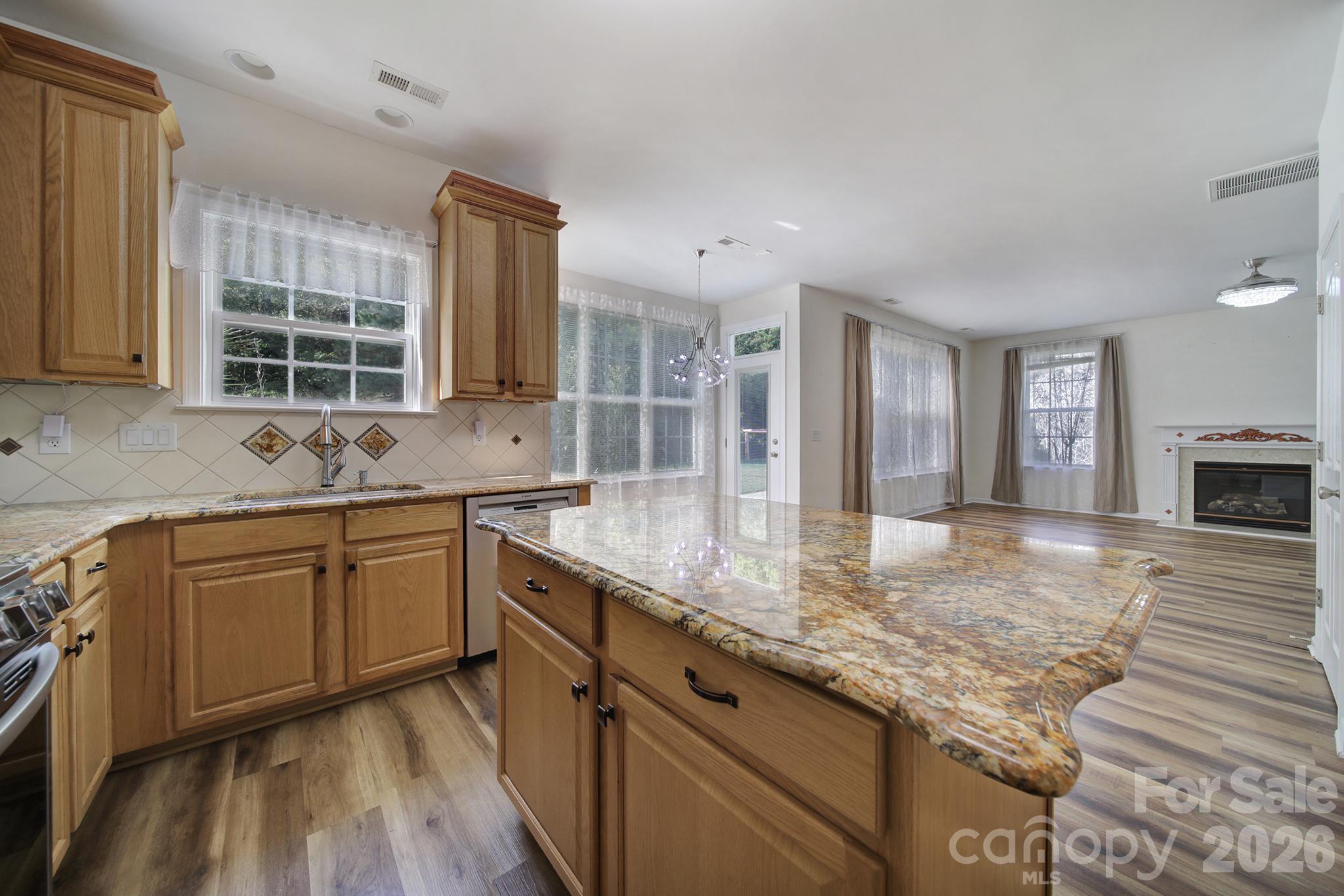 Single Family Residence at 2523 Legacy Park Boulevard, Fort Mill, photo 11 of 47