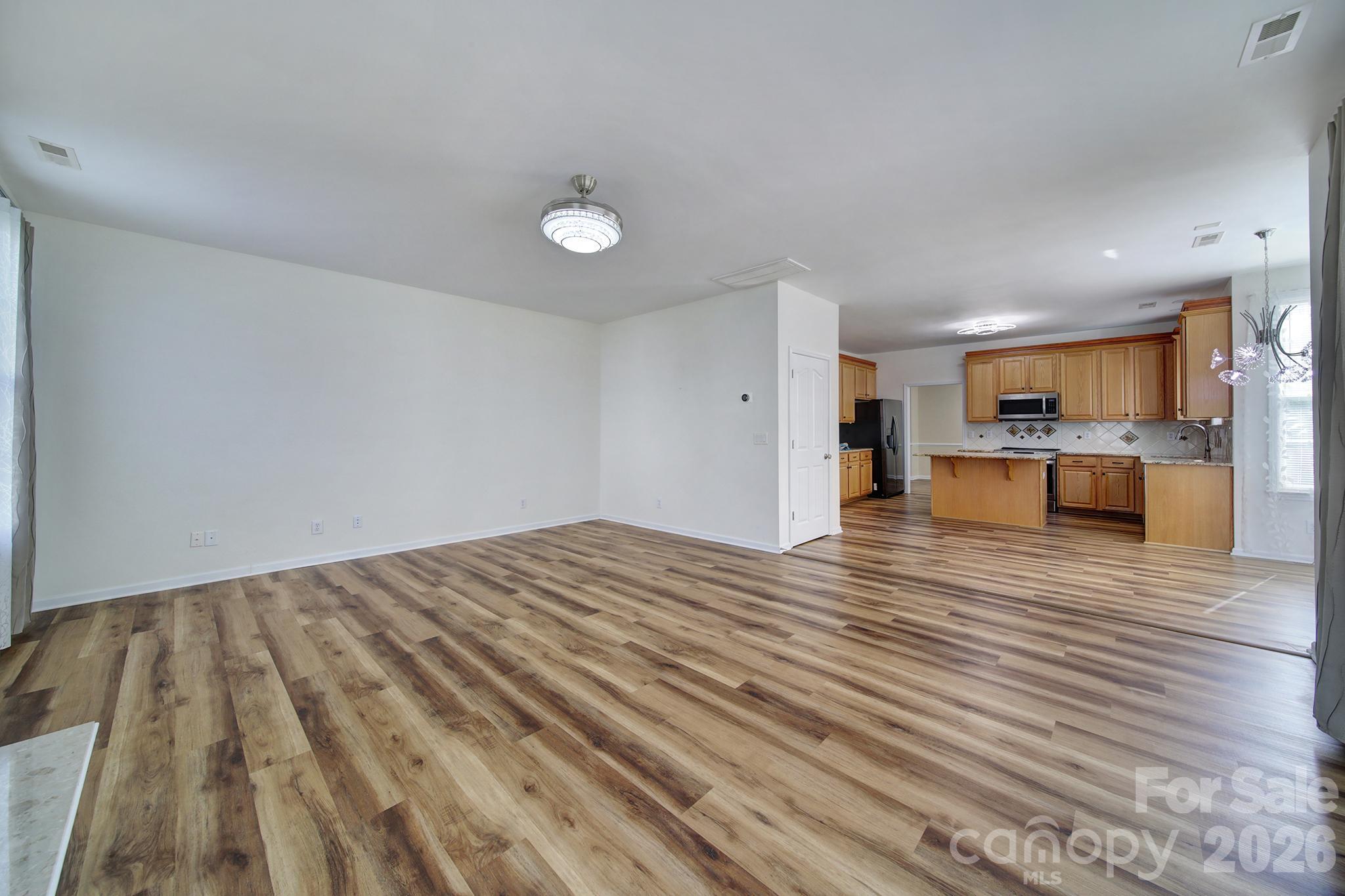 Single Family Residence at 2523 Legacy Park Boulevard, Fort Mill, photo 16 of 47