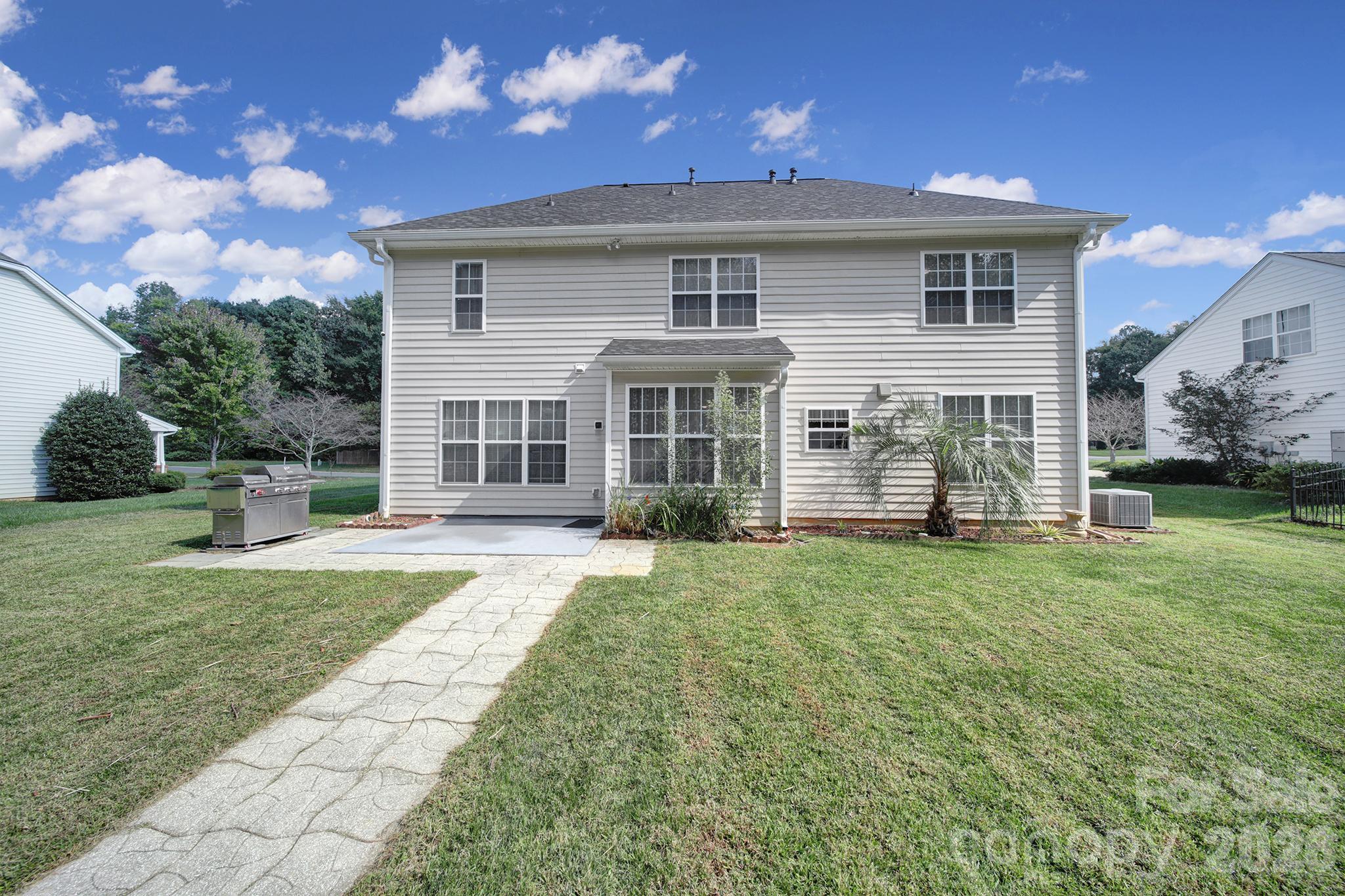 Single Family Residence at 2523 Legacy Park Boulevard, Fort Mill, photo 35 of 47