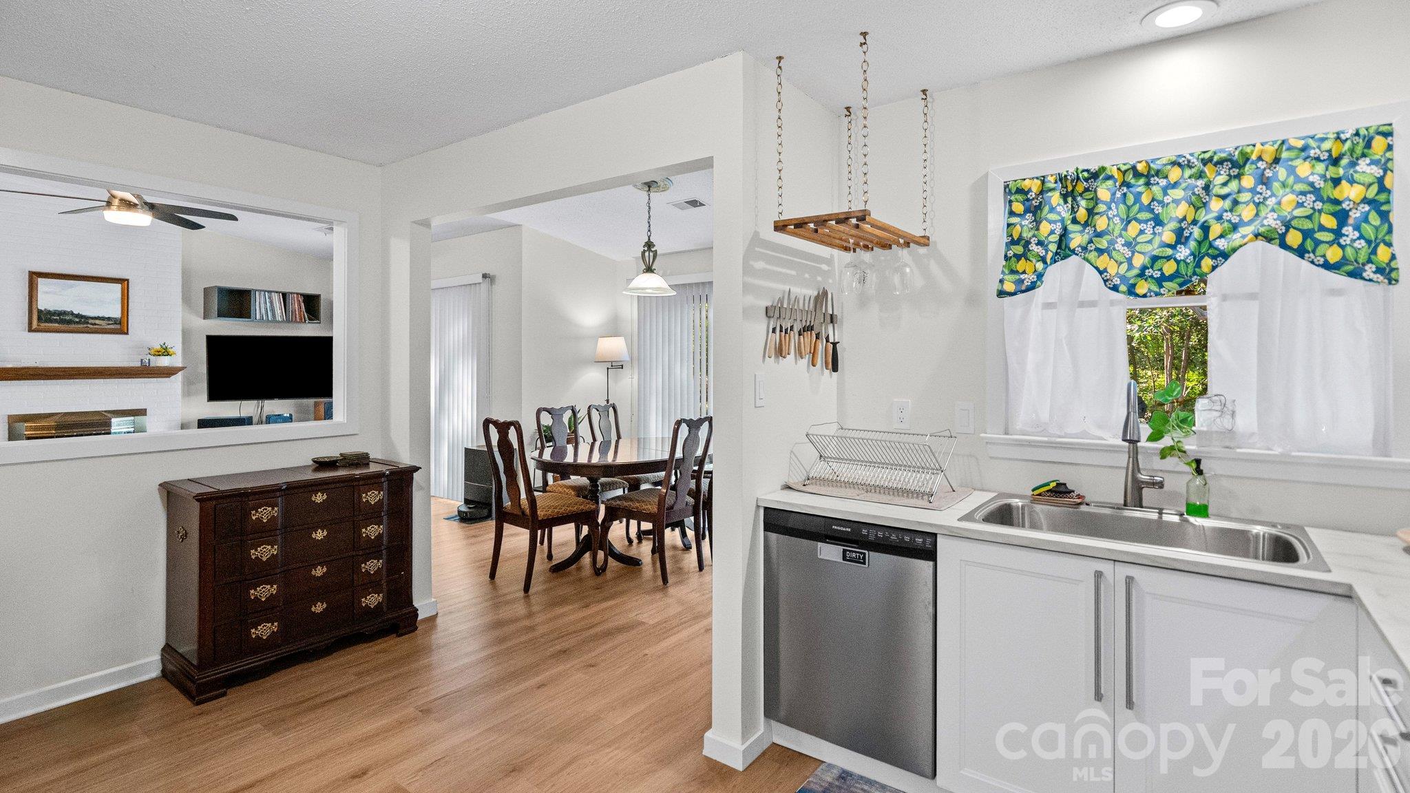 Condominium at 1702 Renard Ridge Road, Charlotte, photo 5 of 29