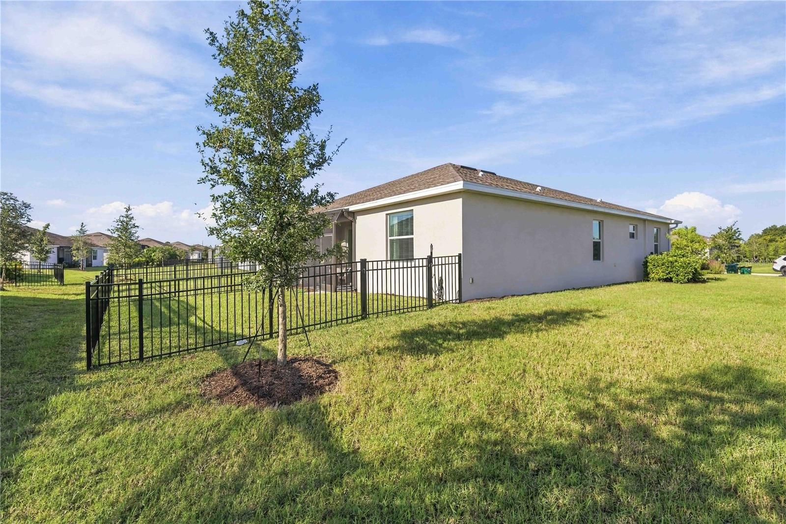 Huge corner lot - 8592 SEASALT LOOP, ENGLEWOOD