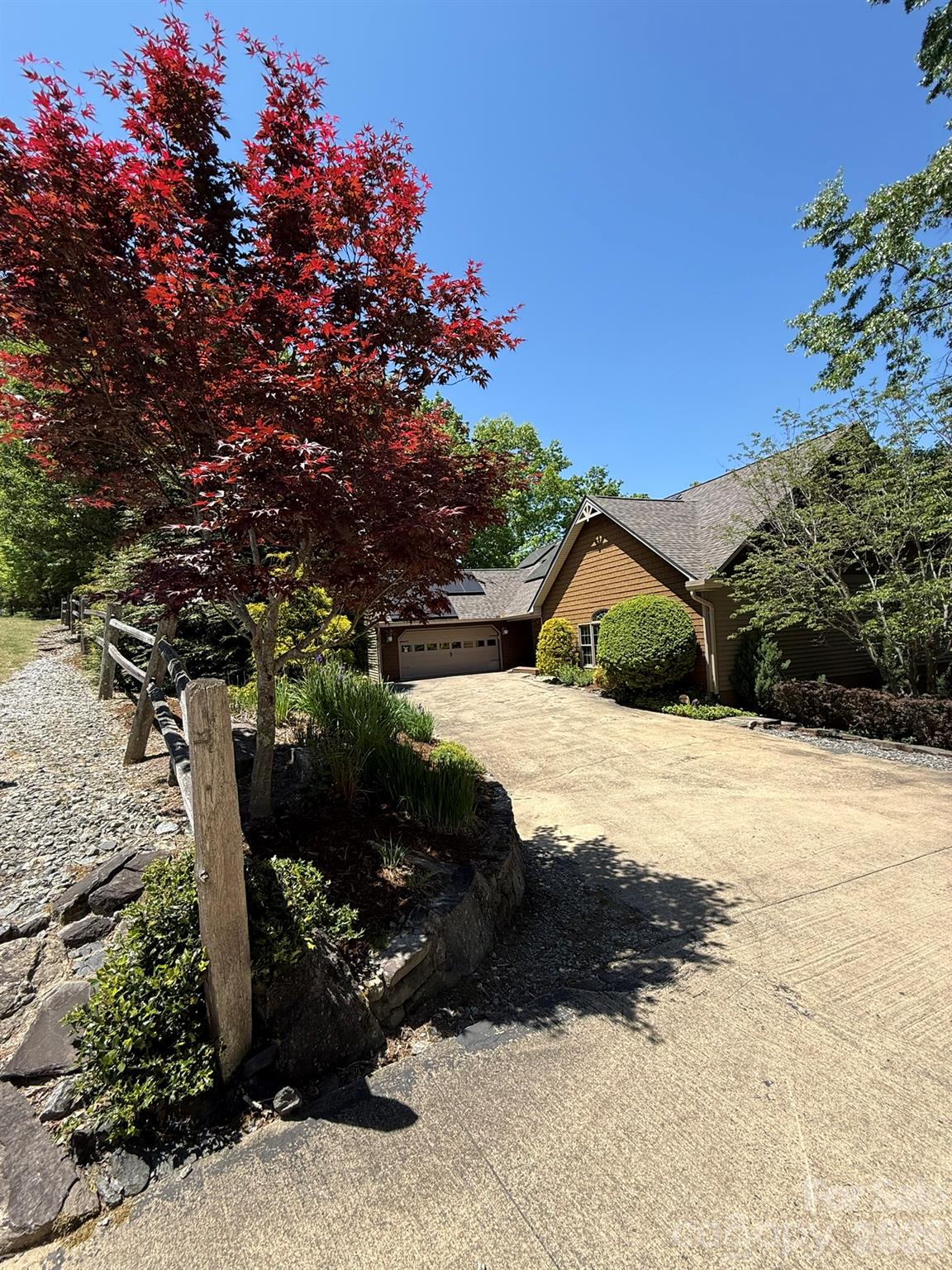 Entry to driveway - 157 Kawani Lane, Brevard
