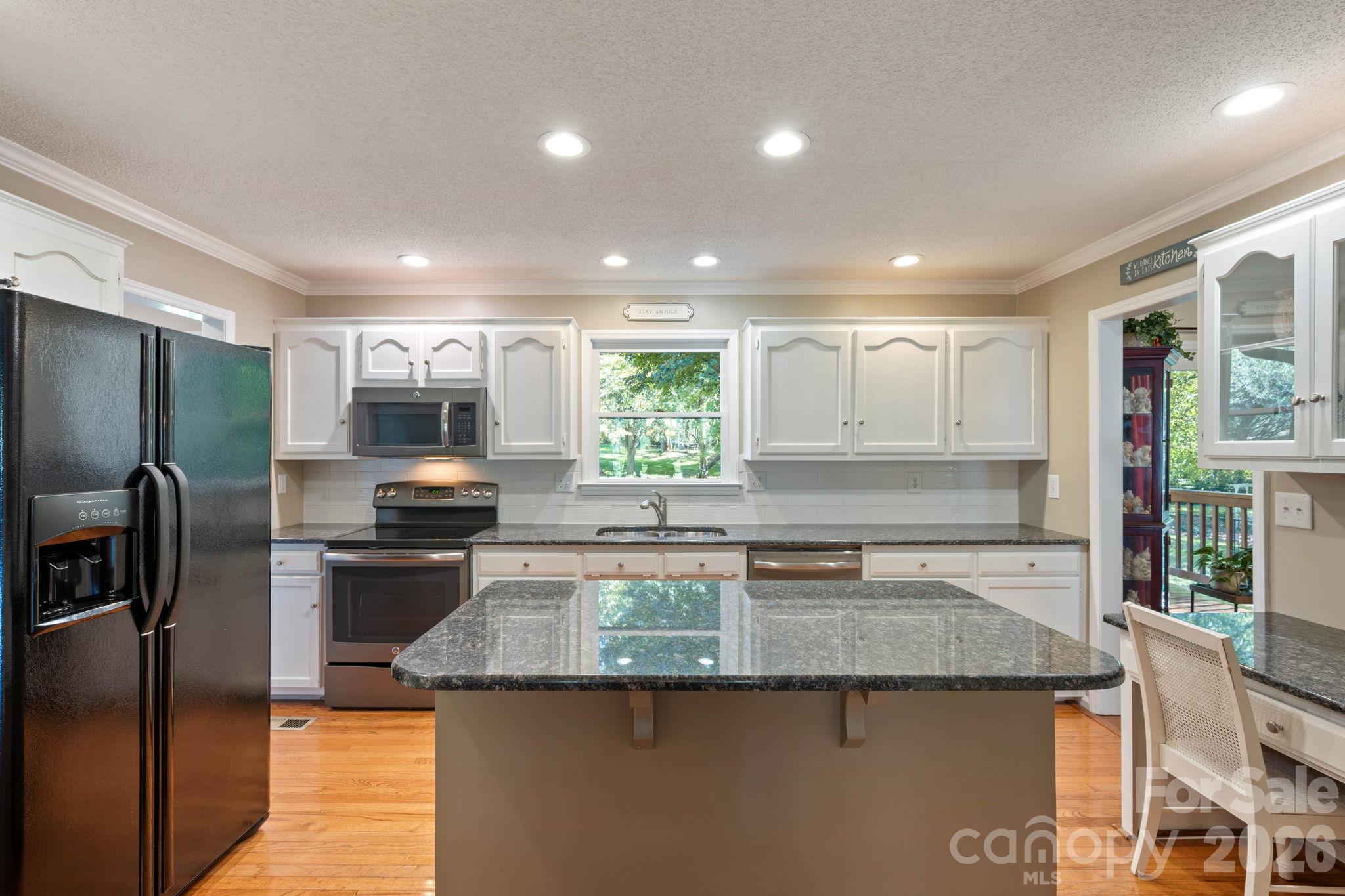 Single Family Residence at 990 Royal Drive, Lincolnton, photo 10 of 45