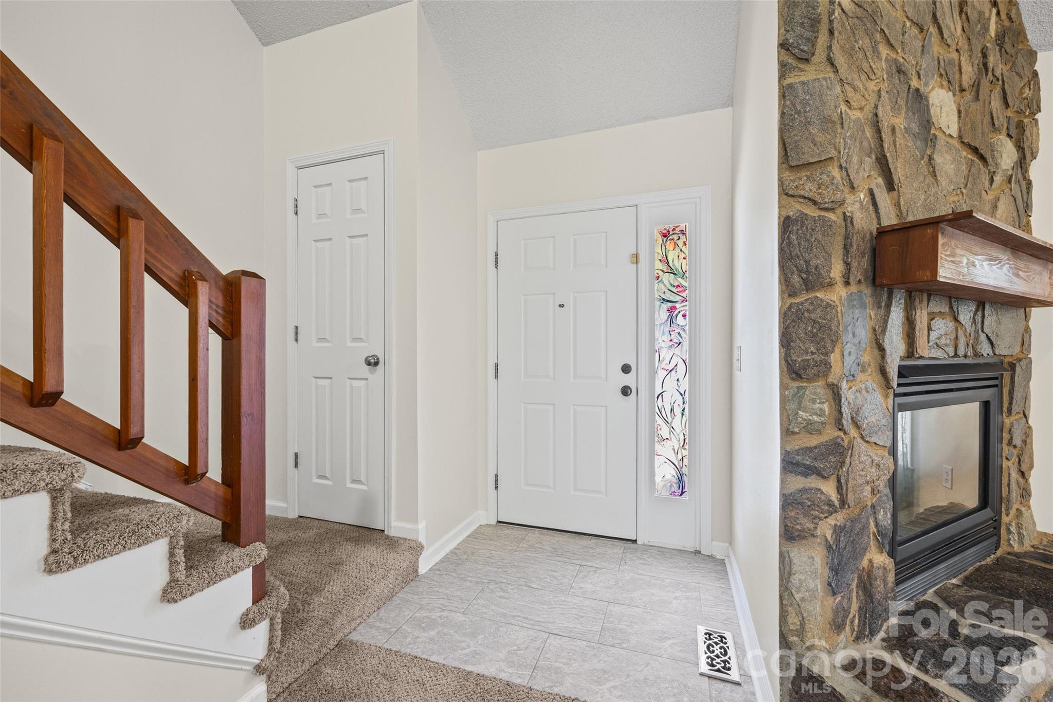 Entryway/Fireplace - 152 Sea Island Boulevard, Fort Mill