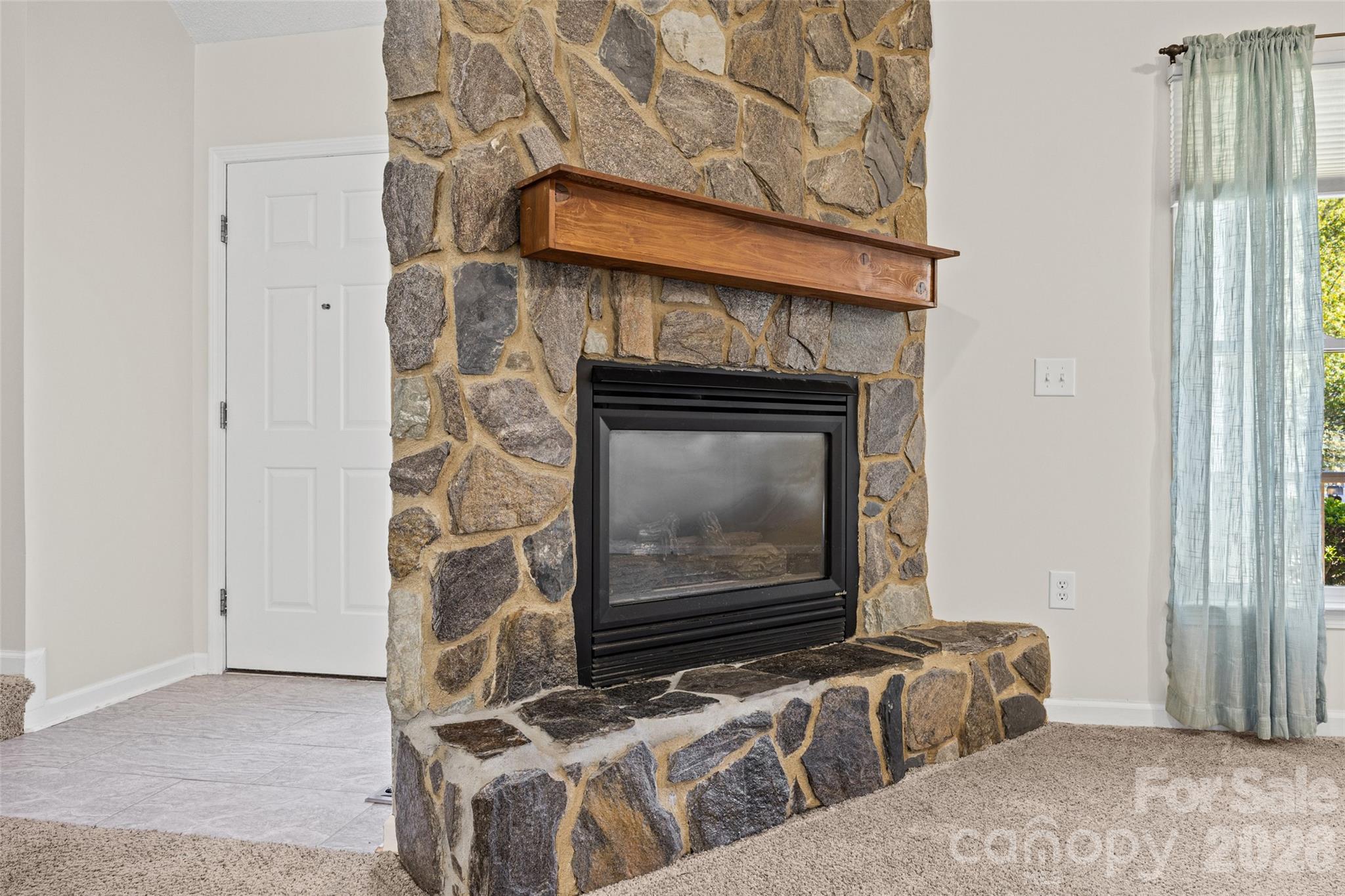 Entryway/Fireplace in Living Room - 152 Sea Island Boulevard, Fort Mill