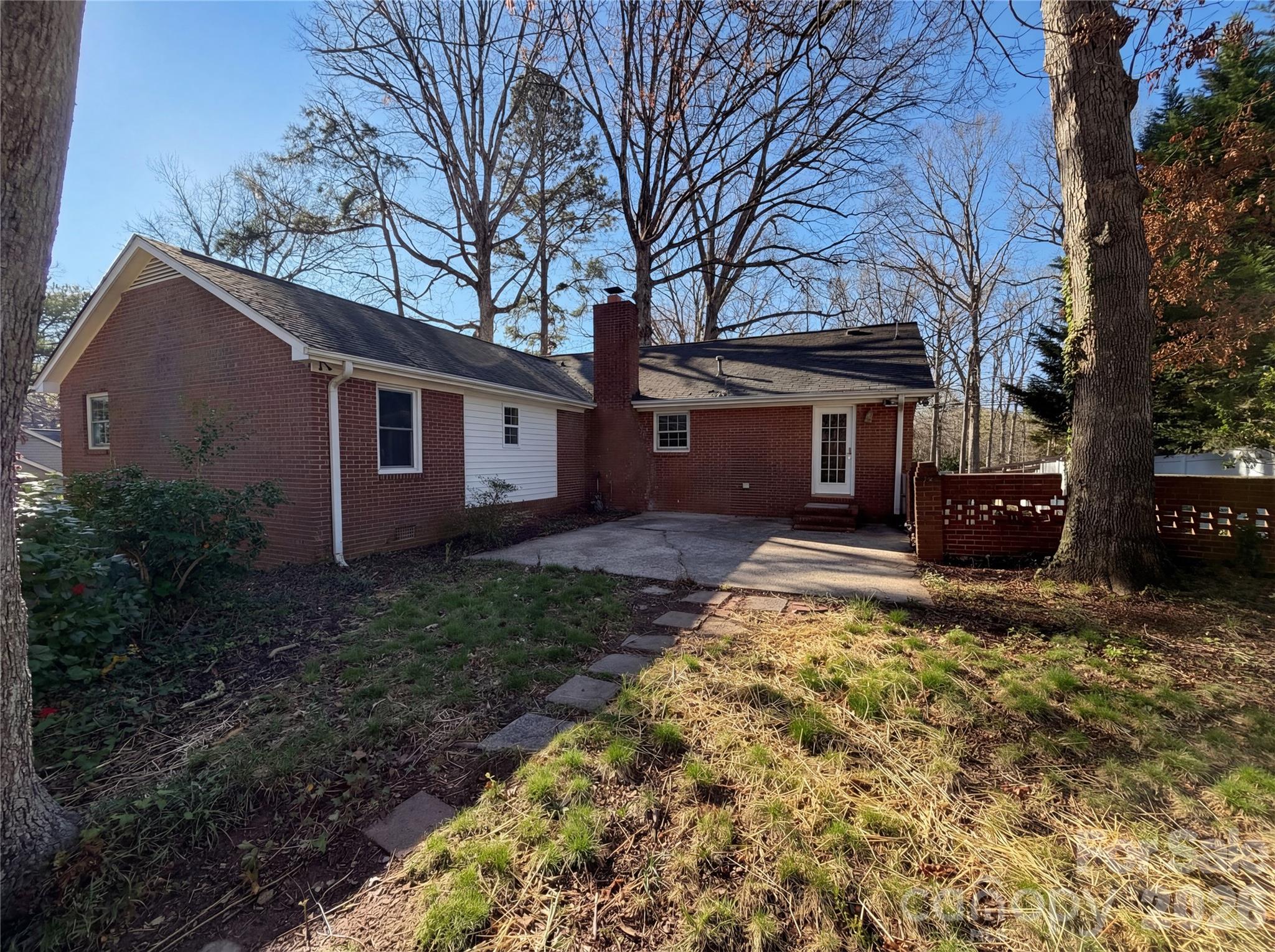 Single Family Residence at 1512 Buckingham Avenue, Gastonia, photo 2 of 20