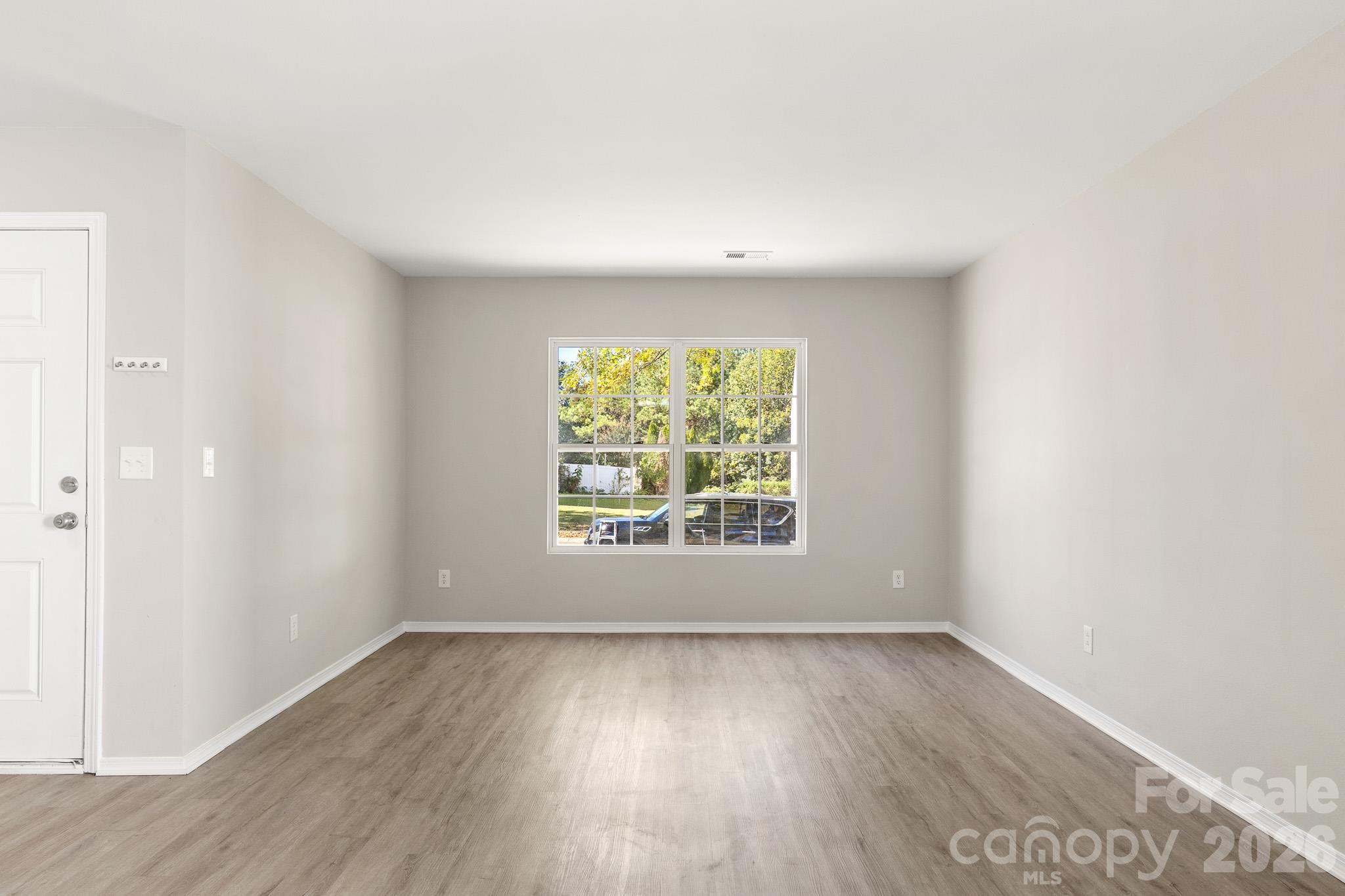 Single Family Residence at 12028 Red Leaf Drive, Charlotte, photo 3 of 46