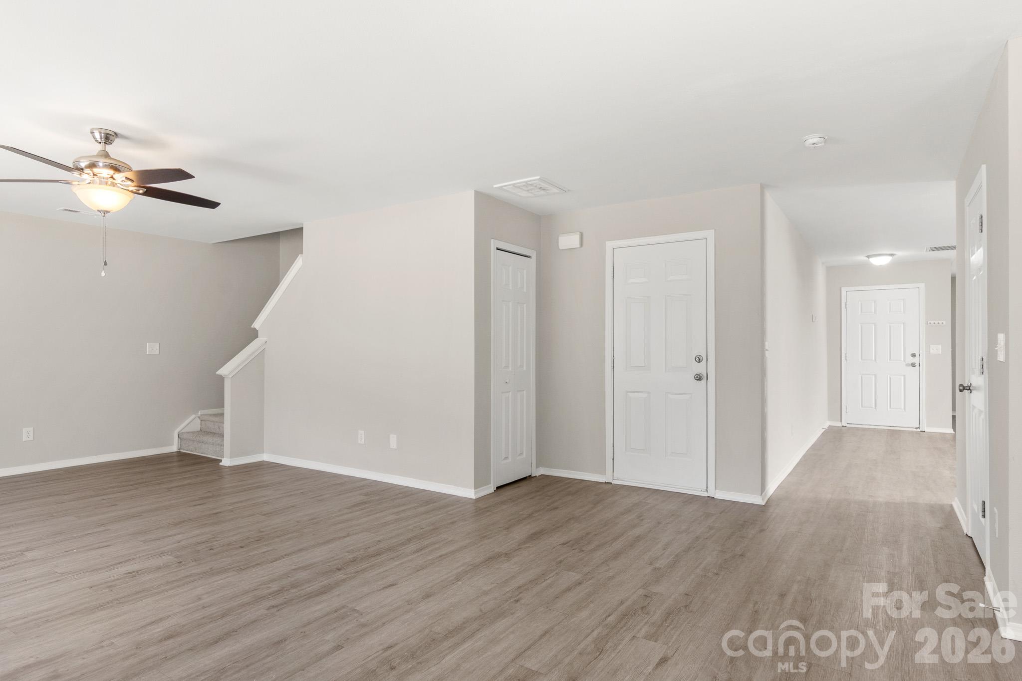 Single Family Residence at 12028 Red Leaf Drive, Charlotte, photo 6 of 46