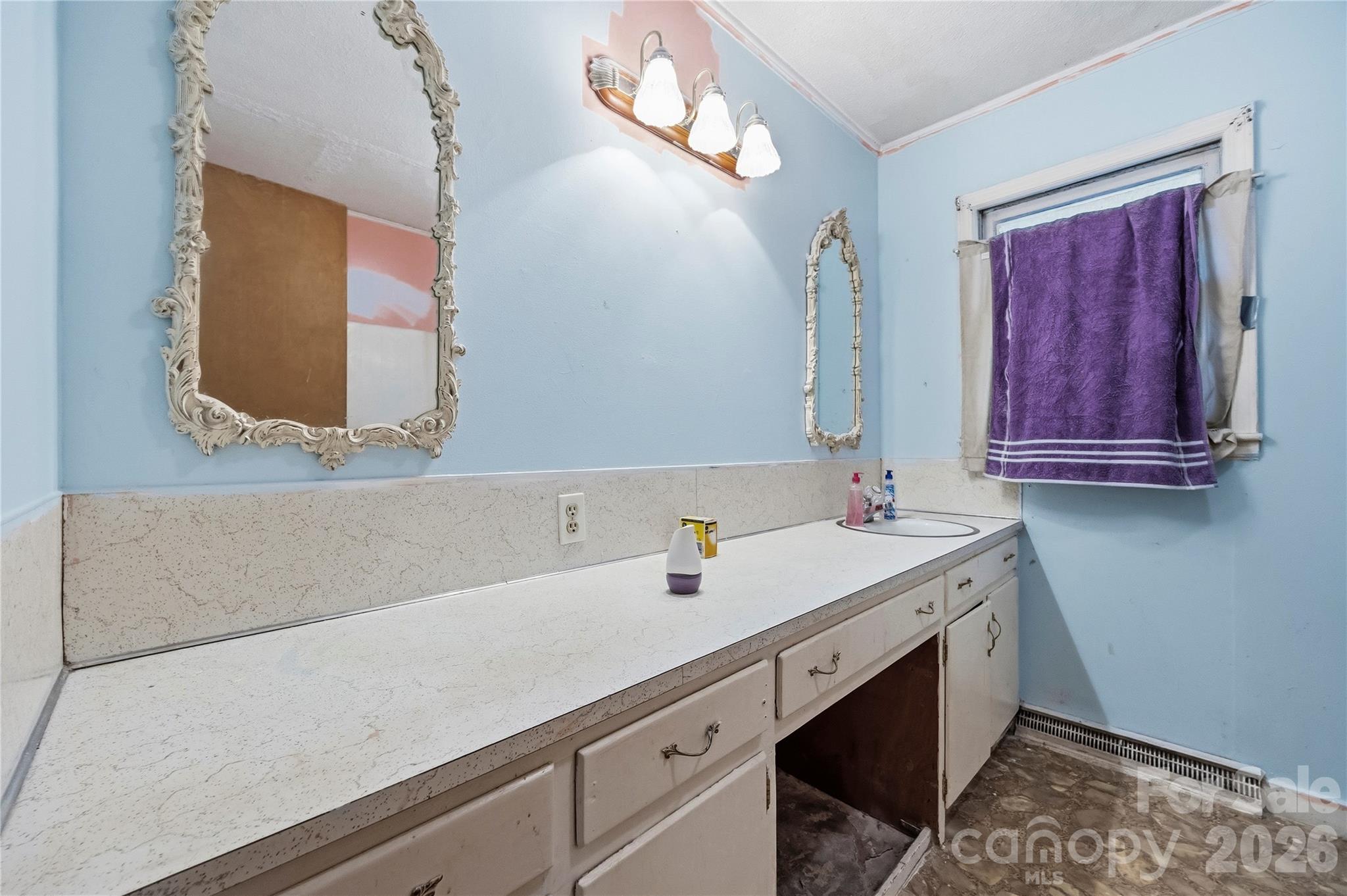 Single Family Residence at 328 Long Shoals Road, Bessemer City, photo 17 of 33