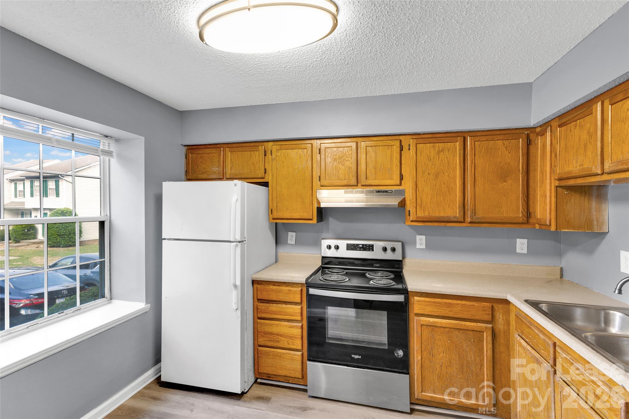 Townhouse at 564 Lex Drive, Charlotte, photo 3 of 20