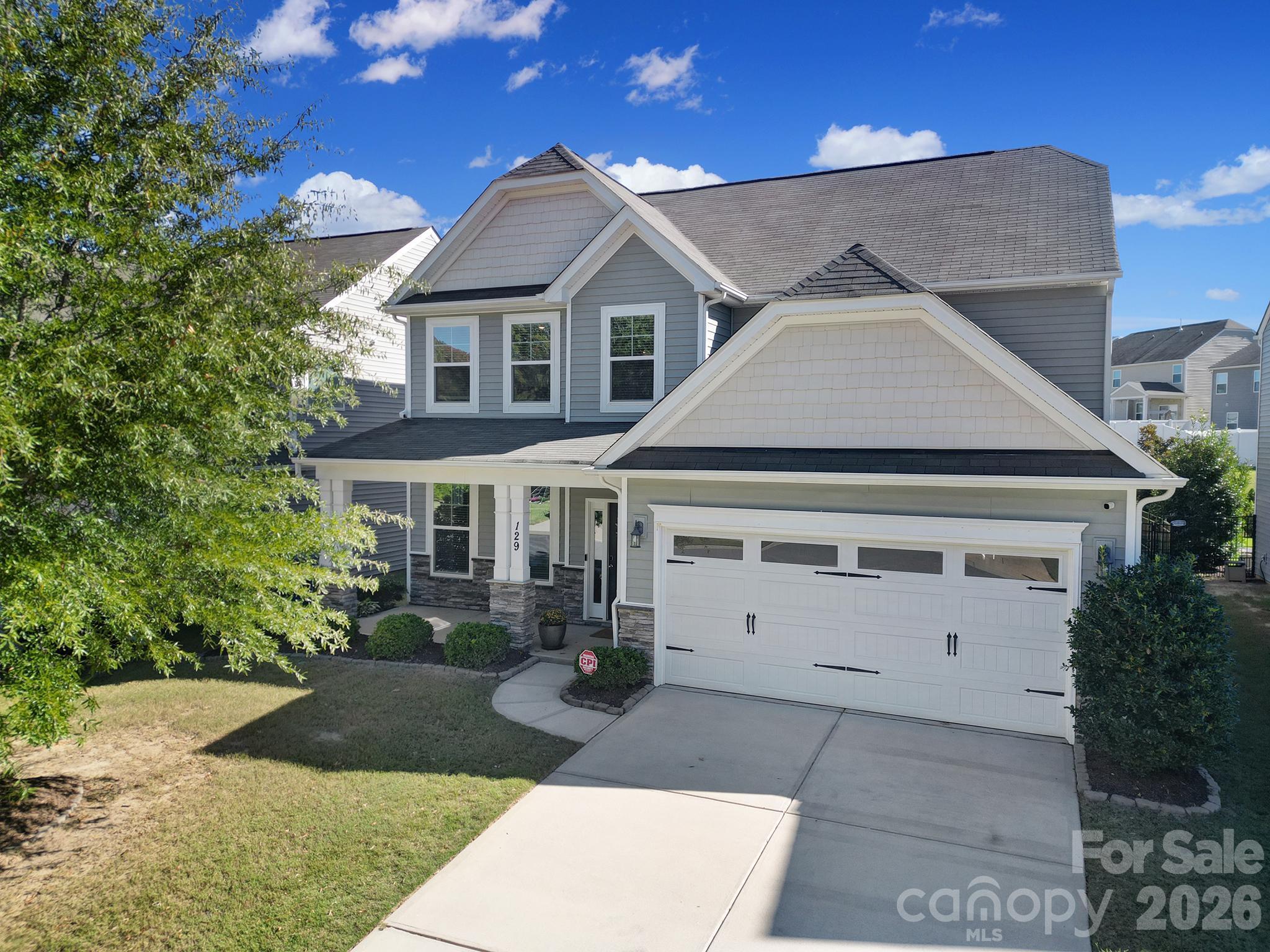 Single Family Residence at 129 Lantern Acres Drive, Mooresville, photo 2 of 40